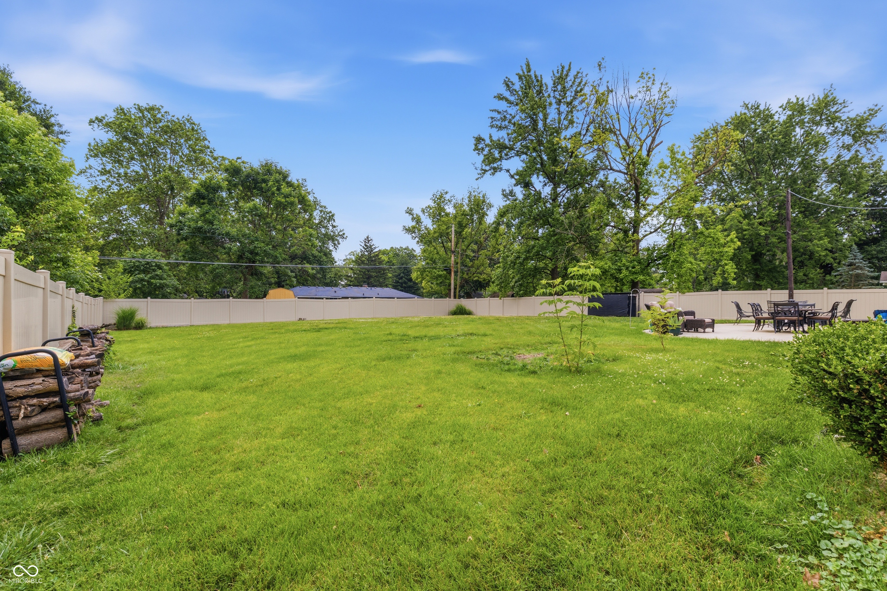 1303 Eustis