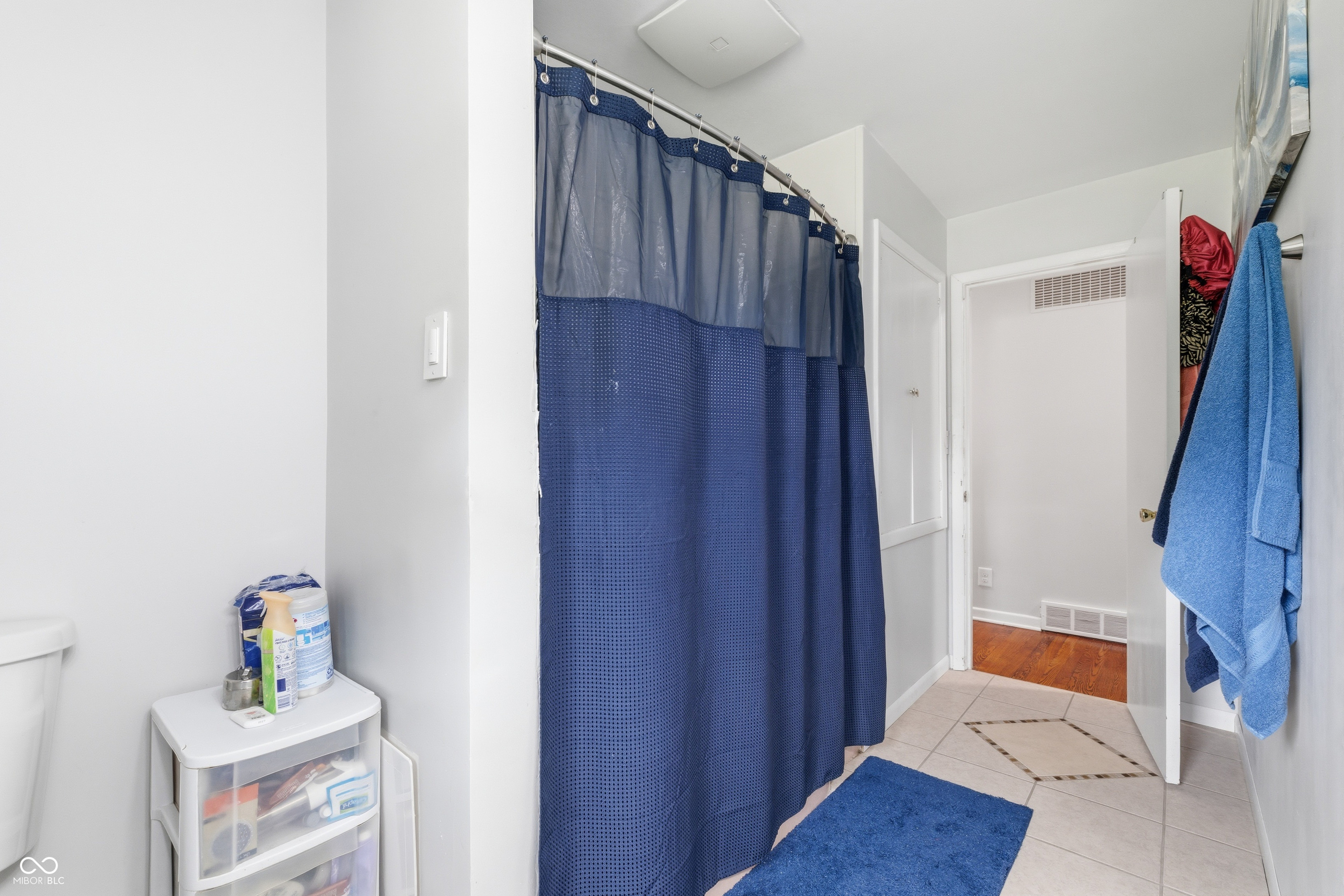 1303 Eustis