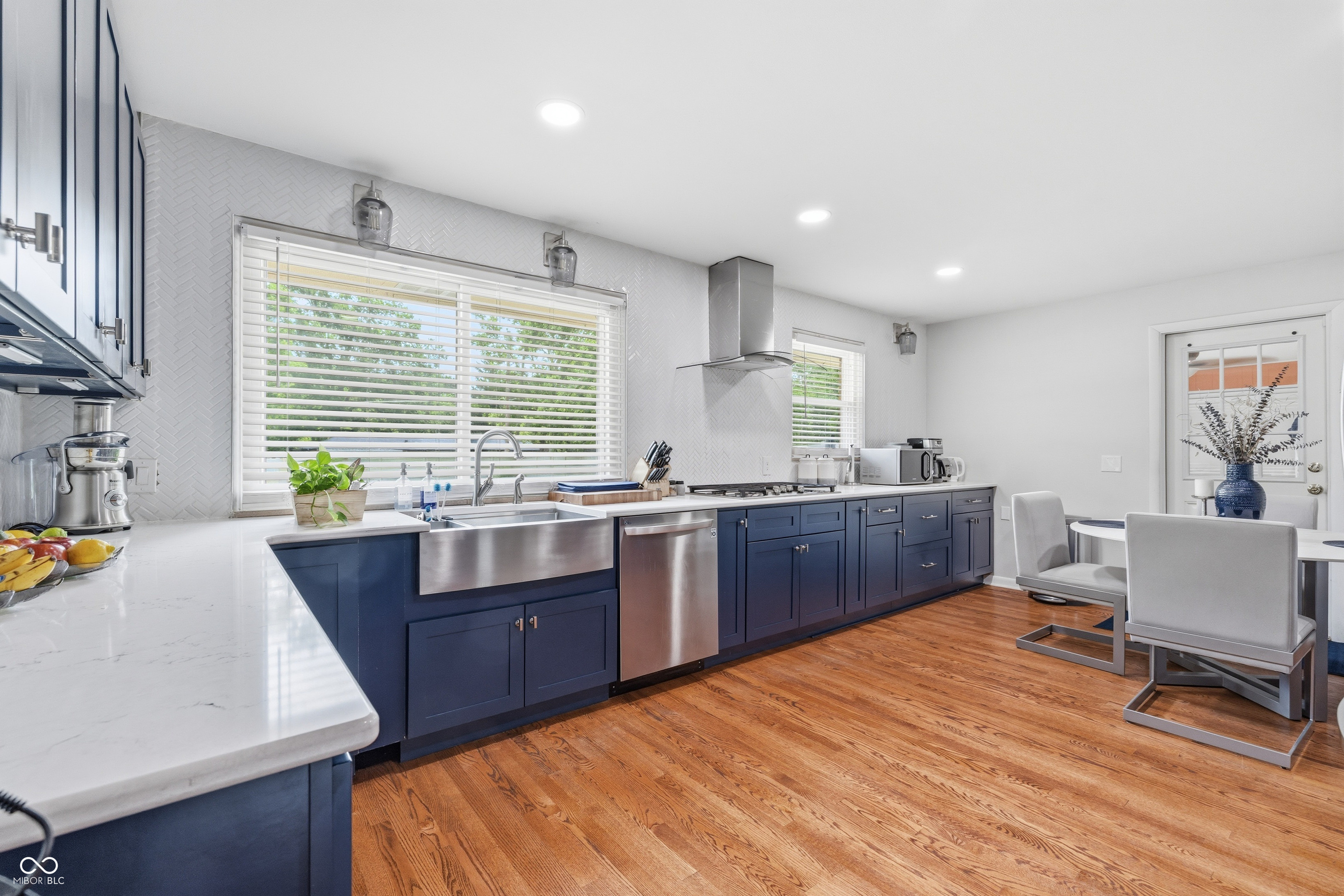 1303 Eustis