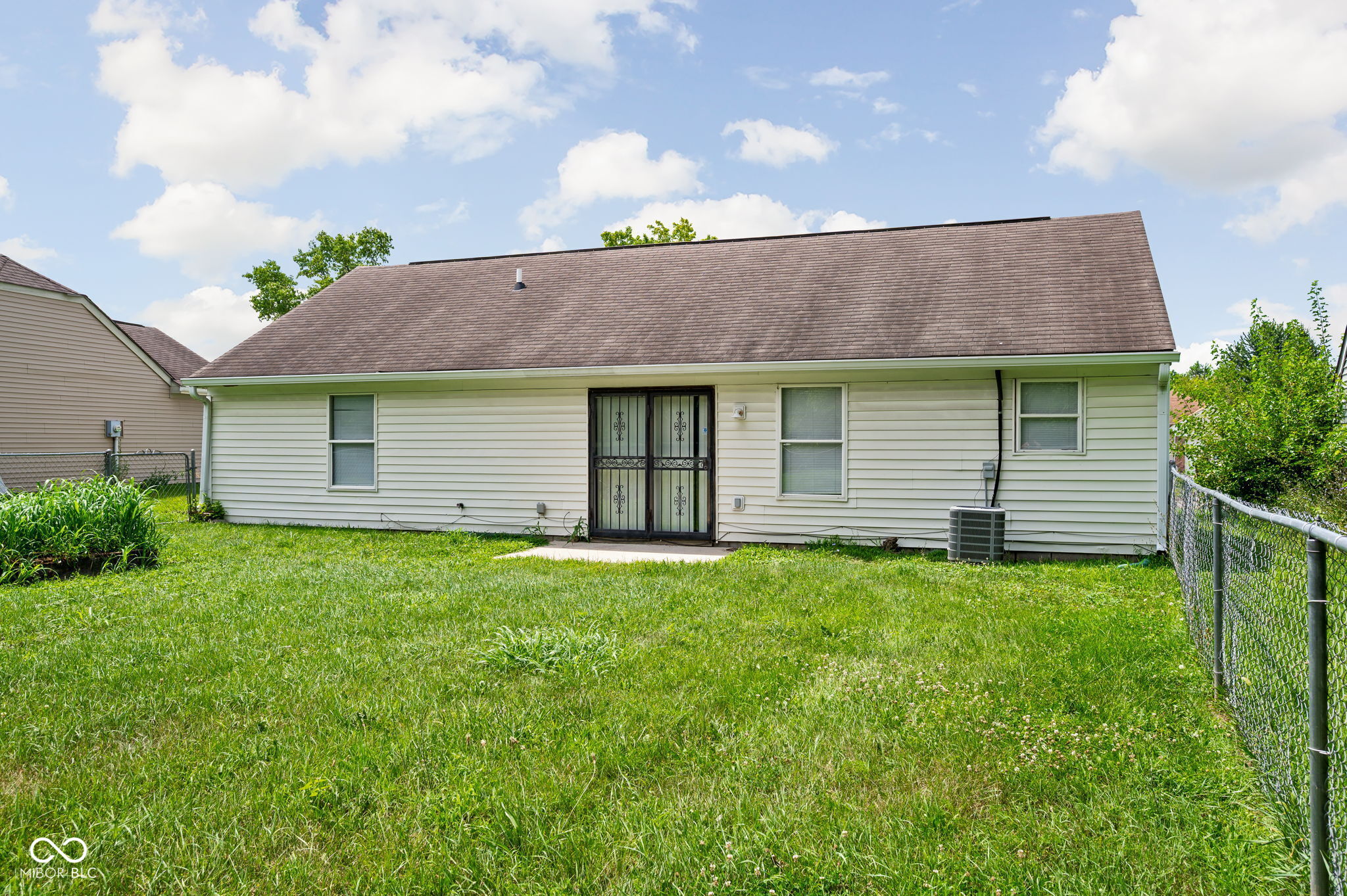 2727 N Rural Street