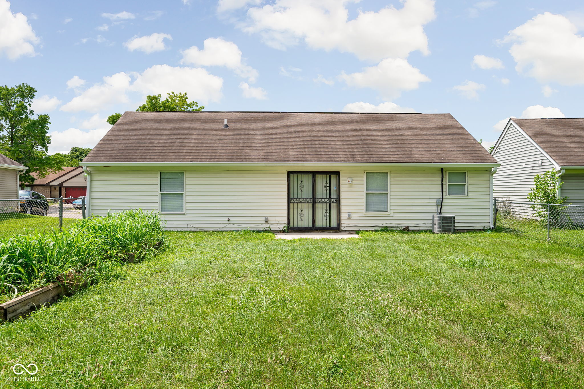 2727 N Rural Street