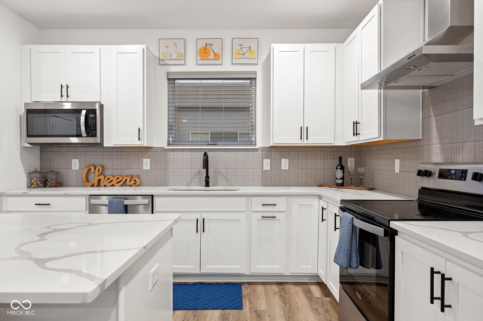 727 N Illinois Street Unit: 204