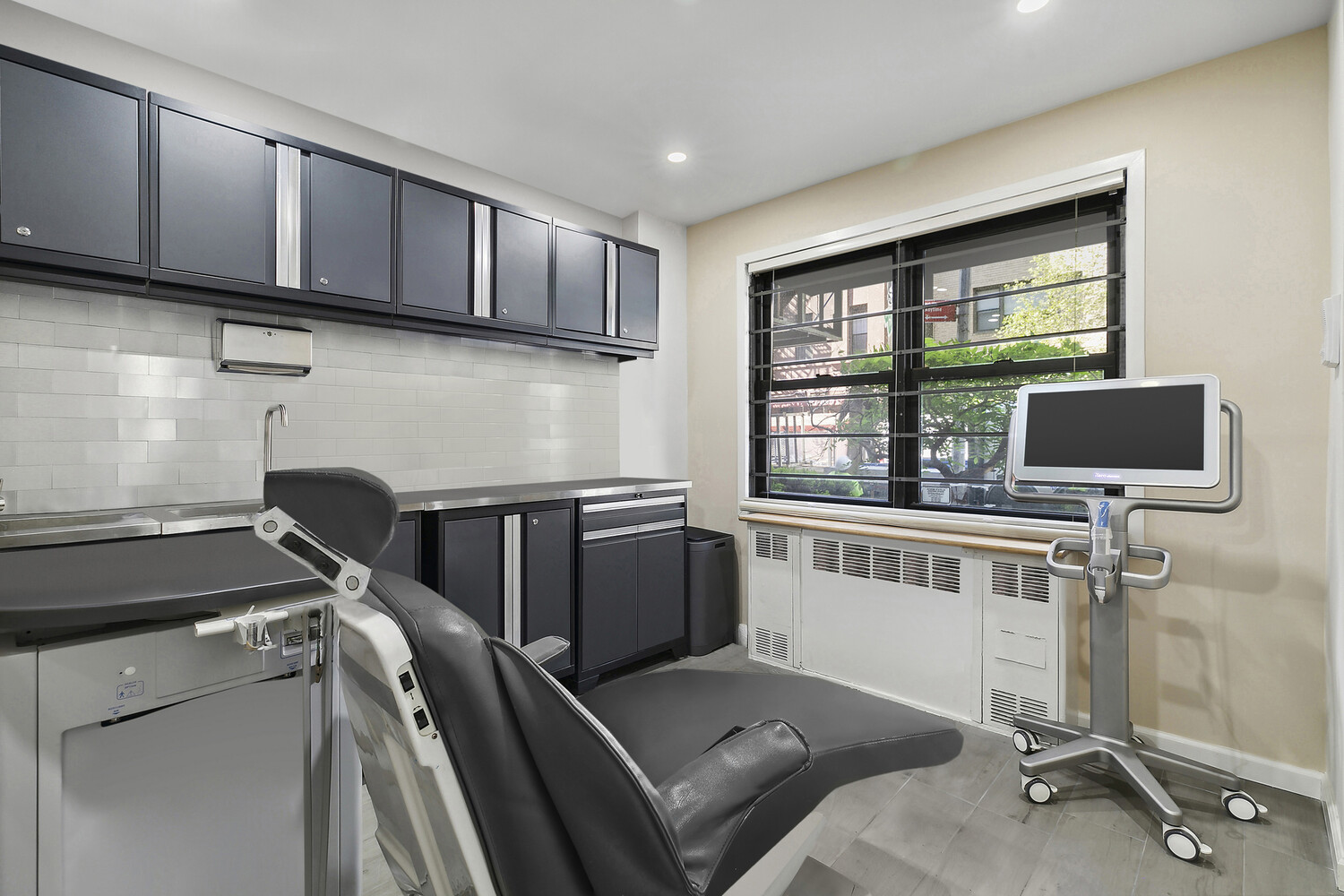 347 E 53RD Street LA