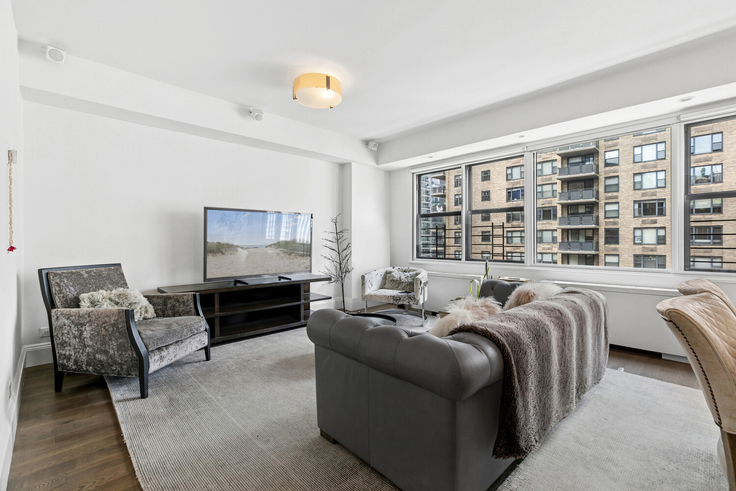 305 E 40TH Street 20CD