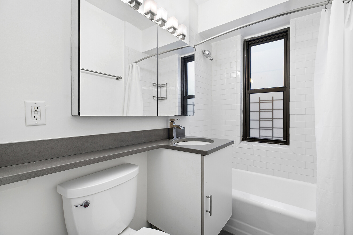 305 E 40TH Street 20CD
