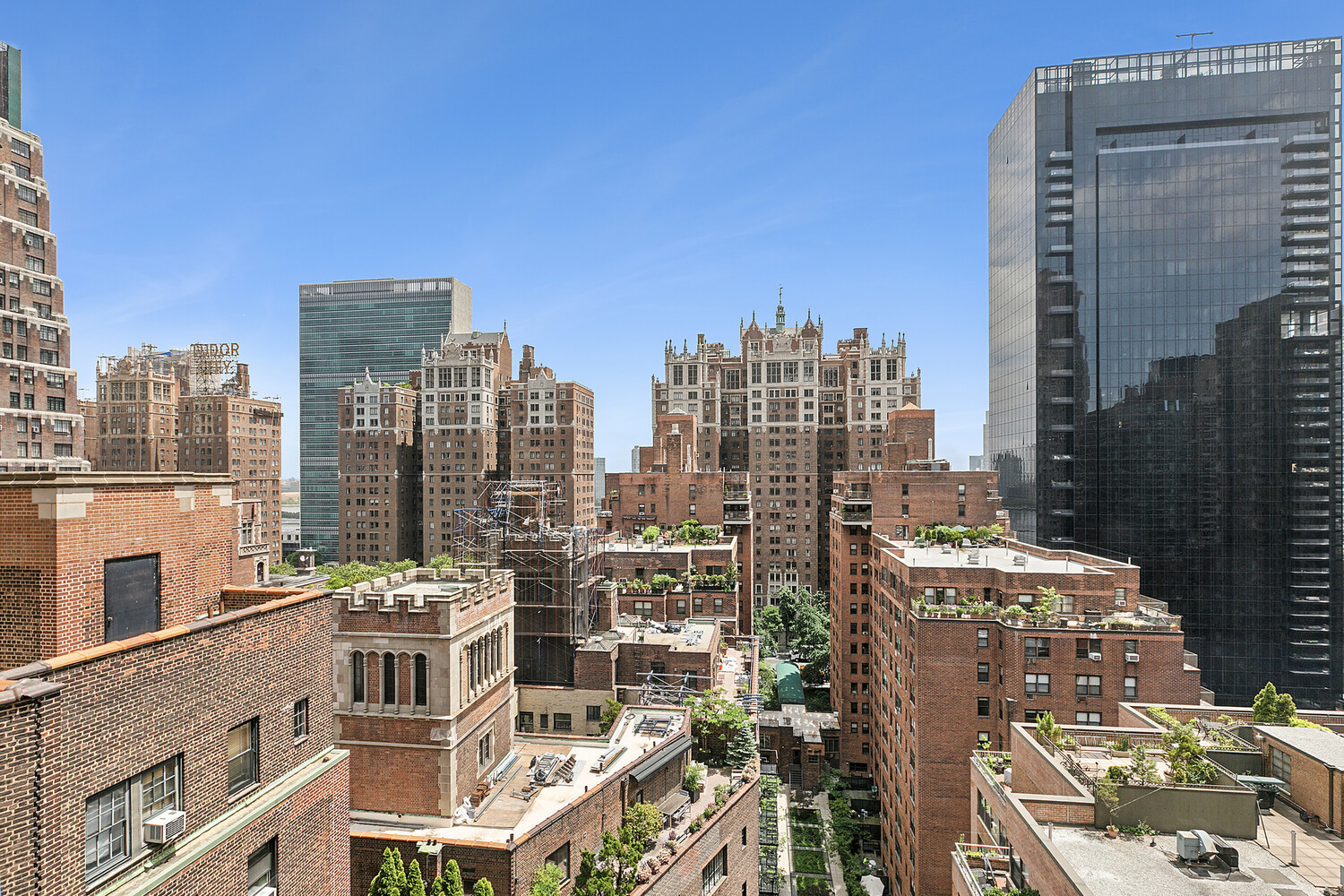 305 E 40TH Street 20CD