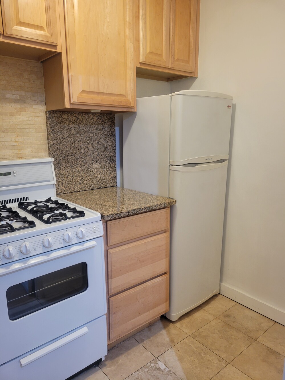 220 E 57TH Street 5E