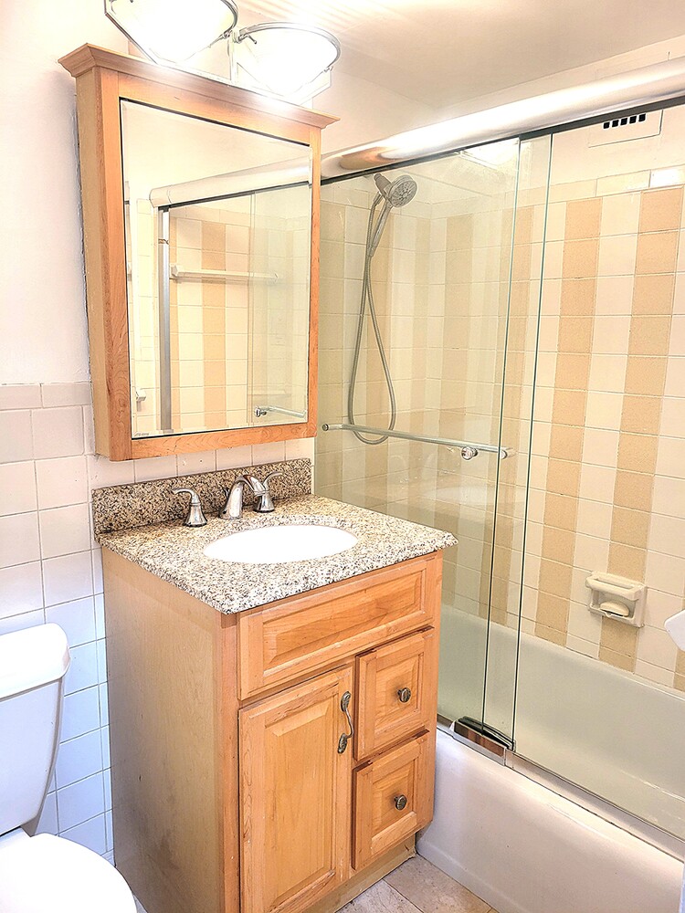 220 E 57TH Street 5E