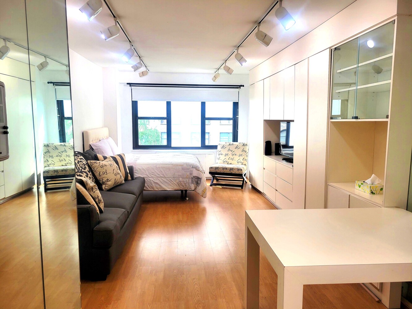 220 E 57TH Street 5E