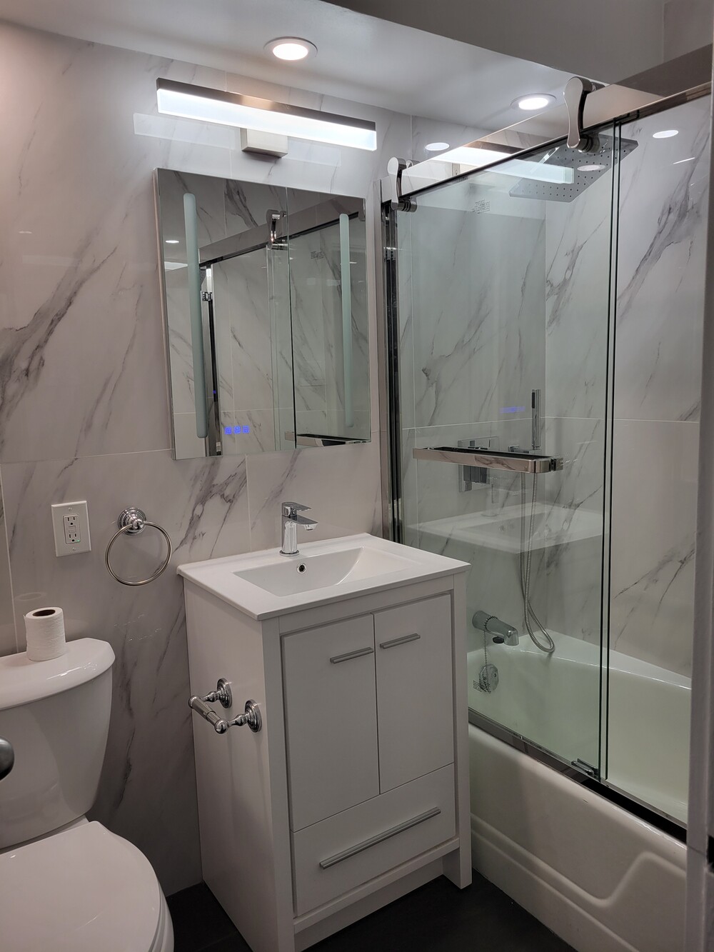 211 E 53RD Street 8E