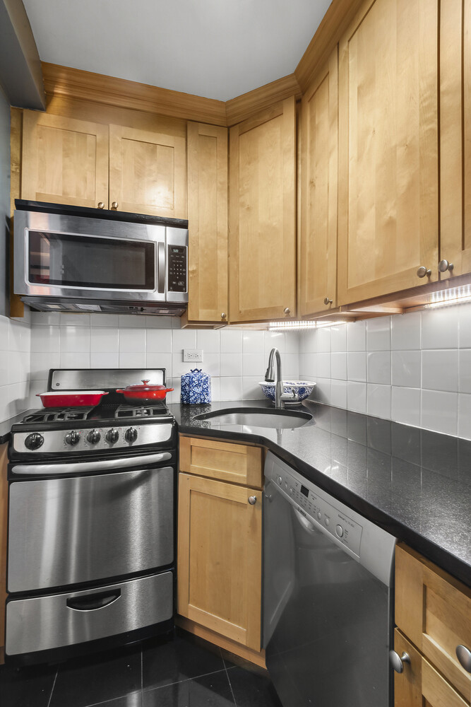 333 E 46TH Street 9E