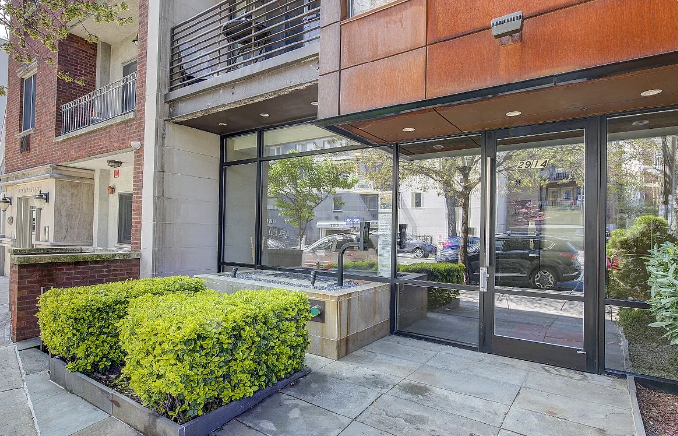 29-14 NEWTOWN Avenue 4F