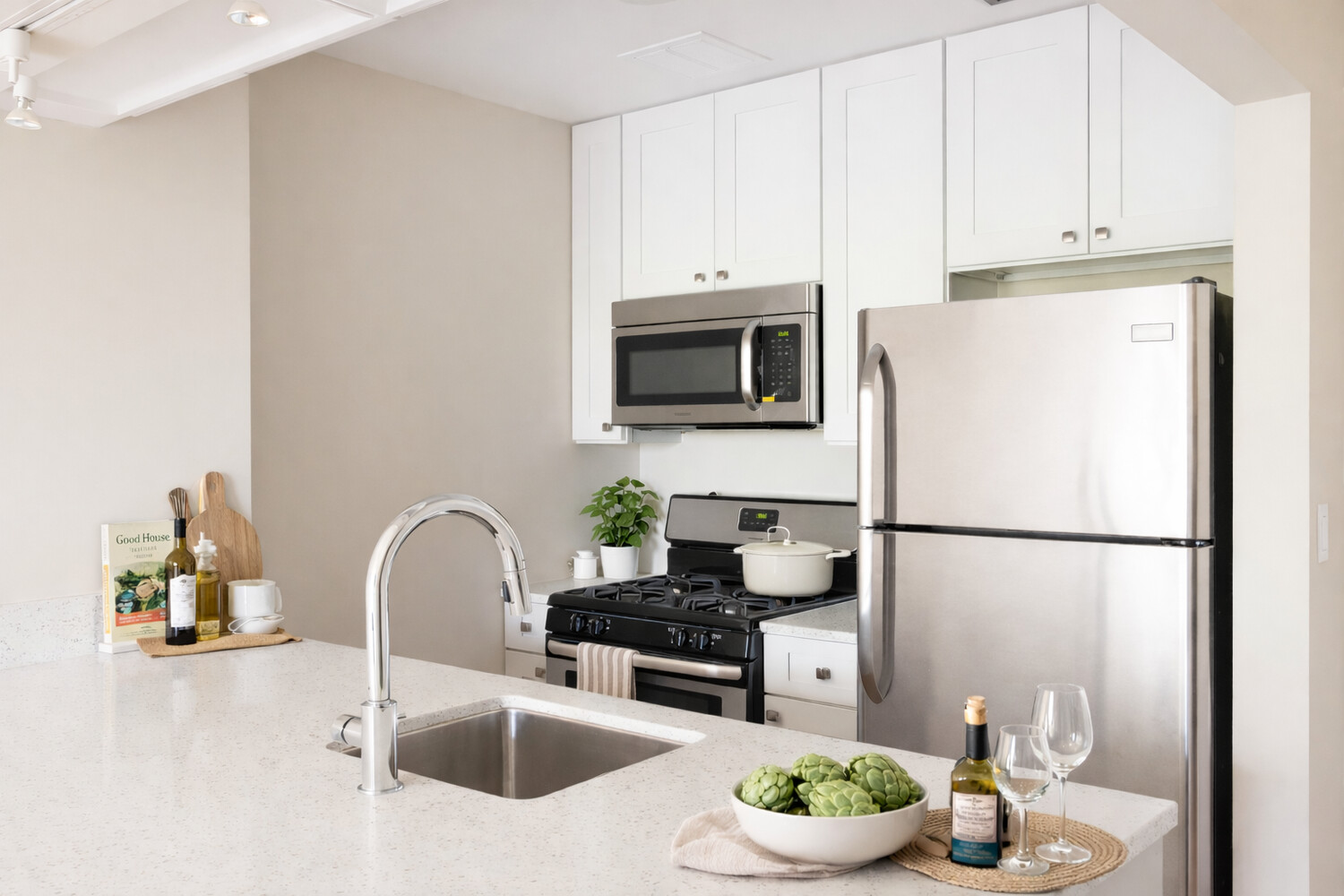 29-14 NEWTOWN Avenue 4F