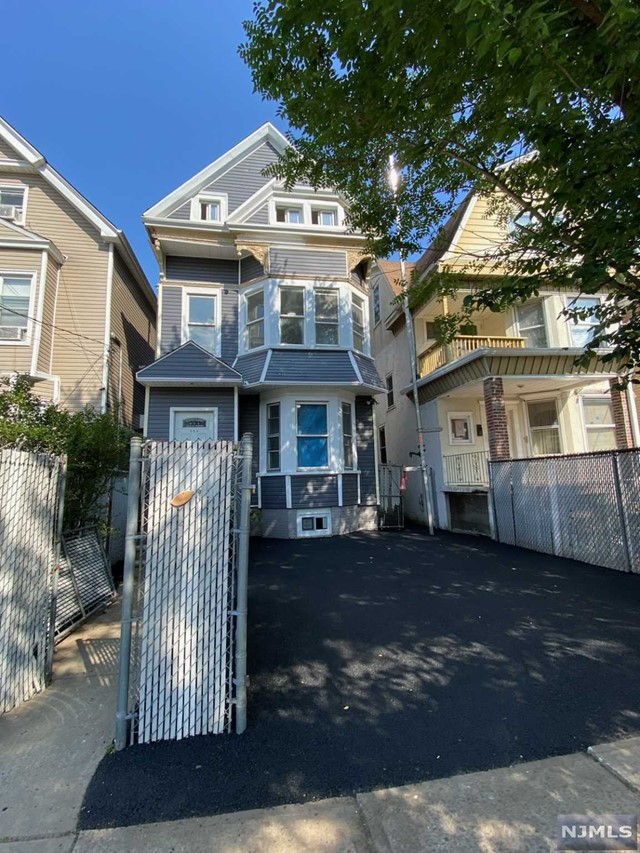 253 North 7th Street