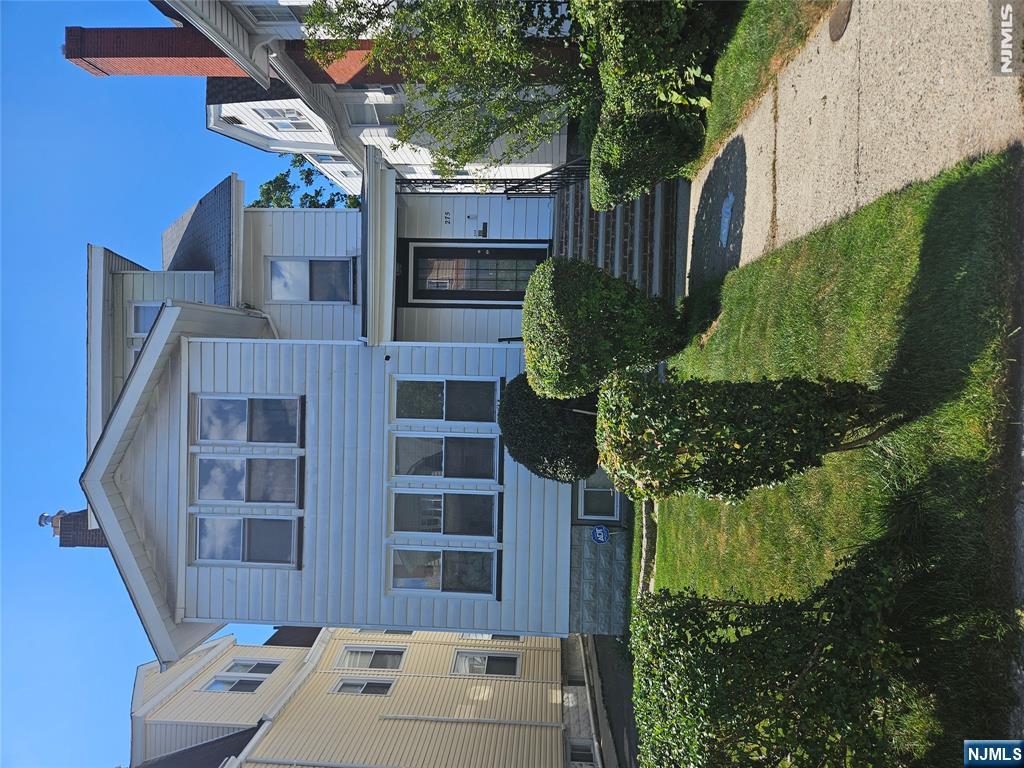 275 S Burnett Street 2