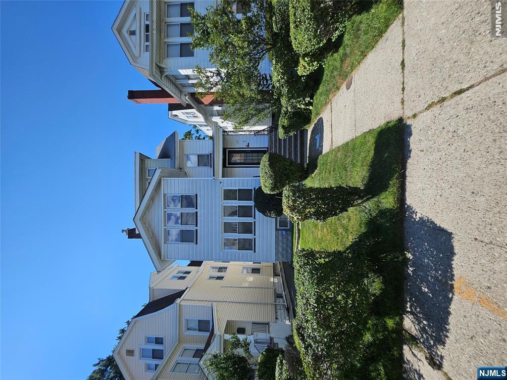 275 S Burnett Street 2