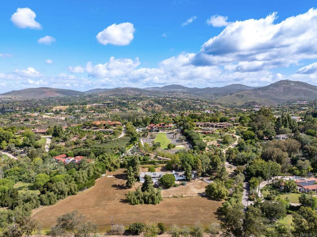18244 Paseo Victoria | PENDING