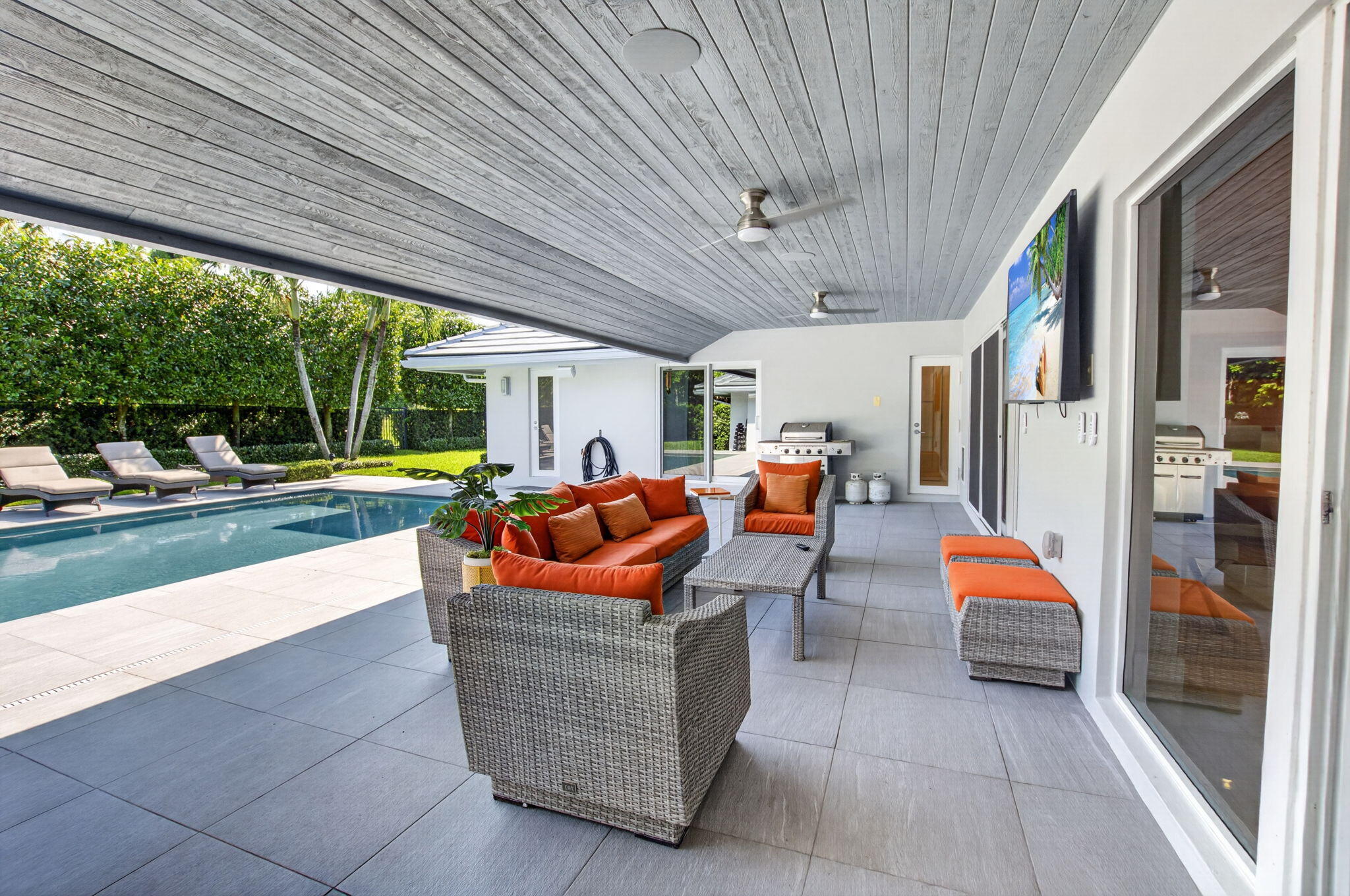 3245 St James Drive