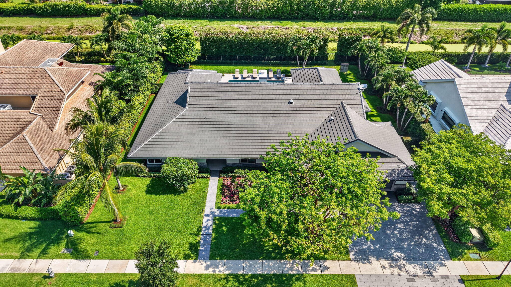 3245 St James Drive