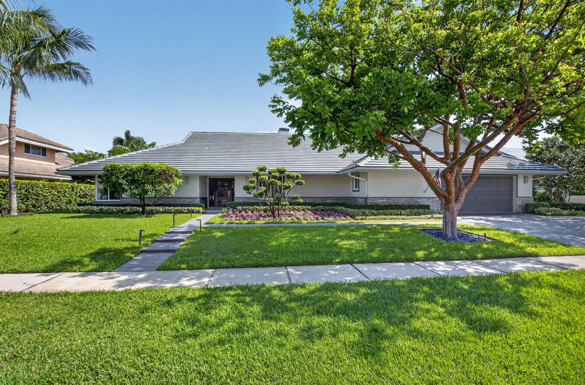 3245 St James Drive