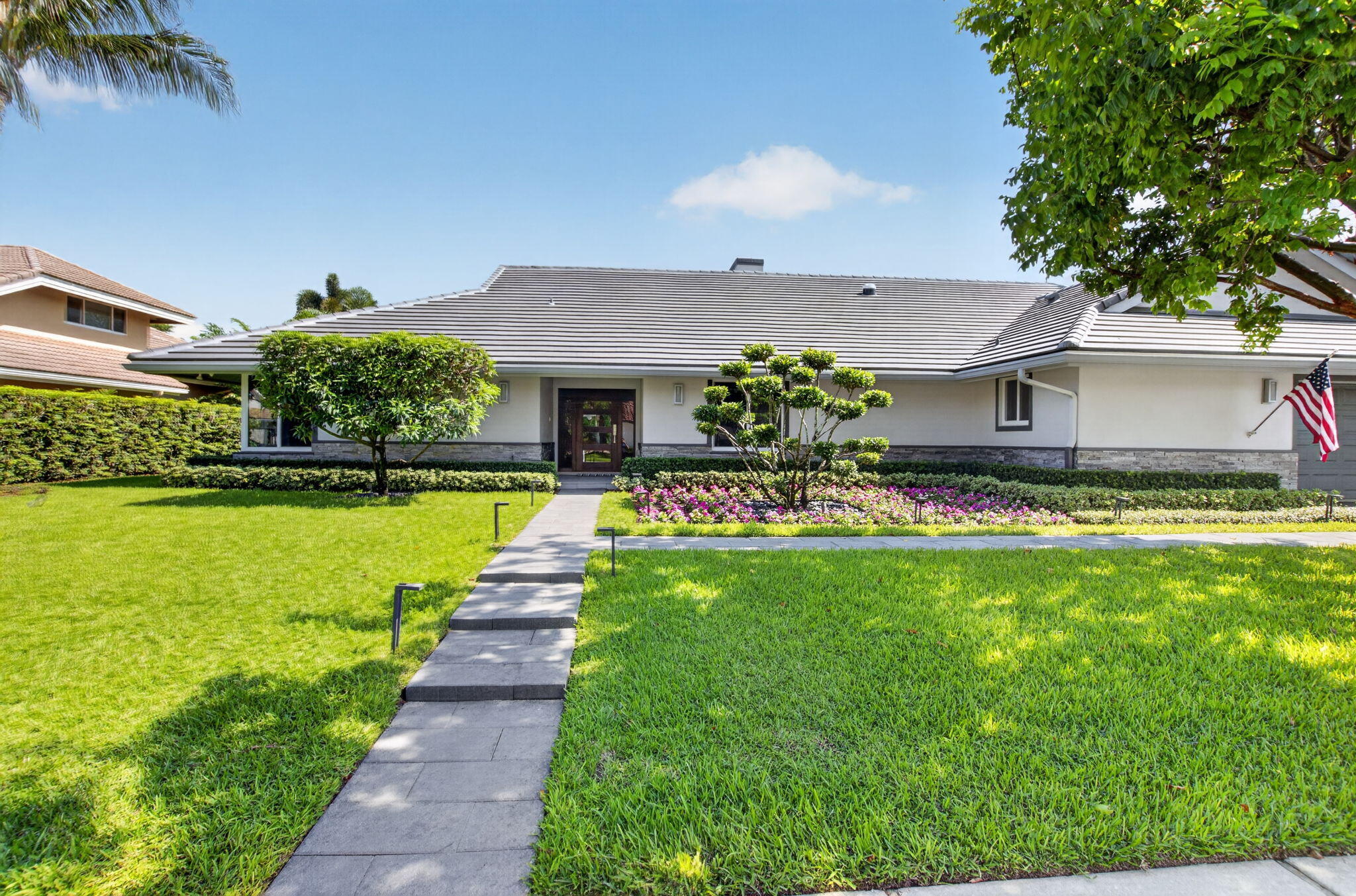 3245 St James Drive