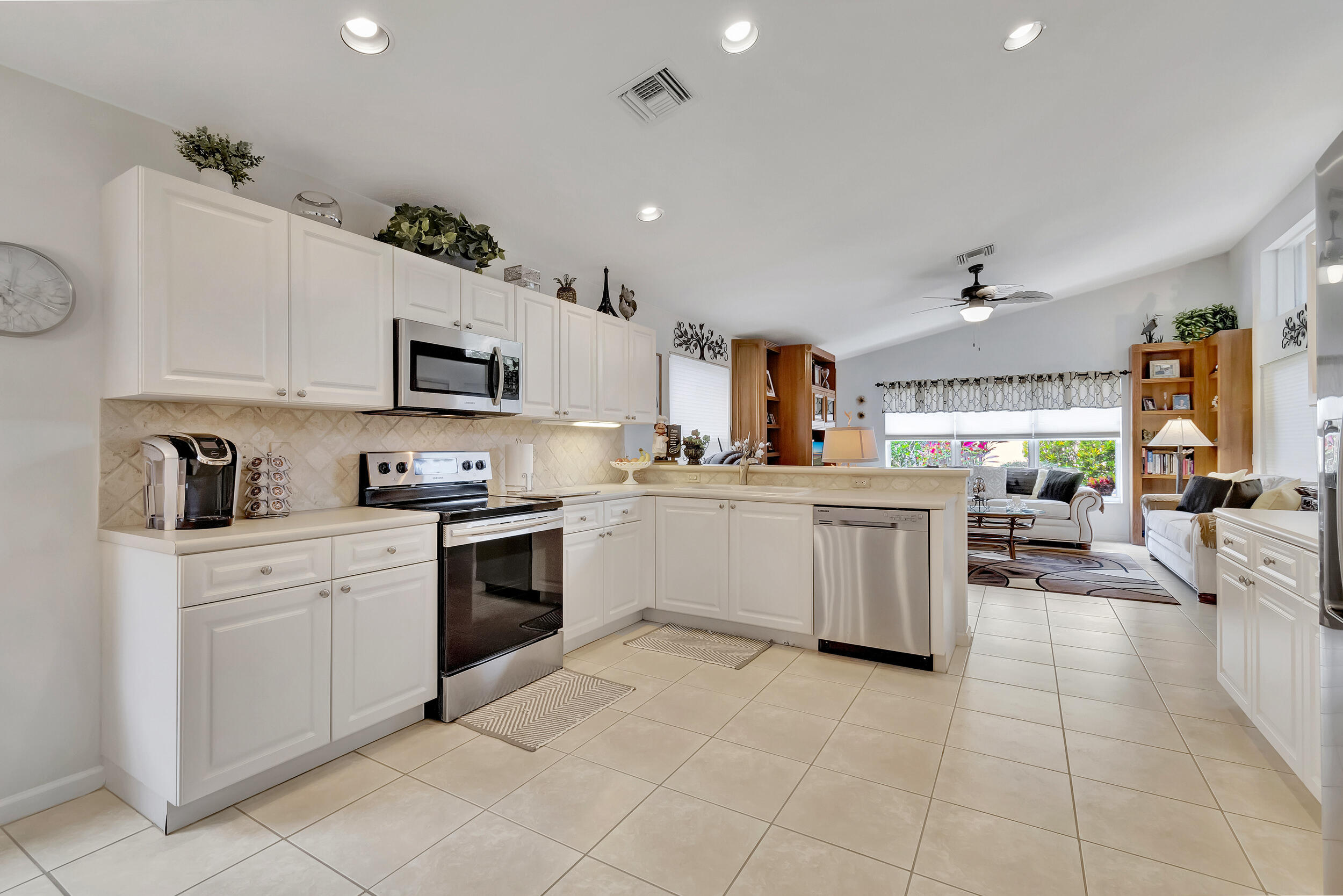 11662 Pamplona Boulevard