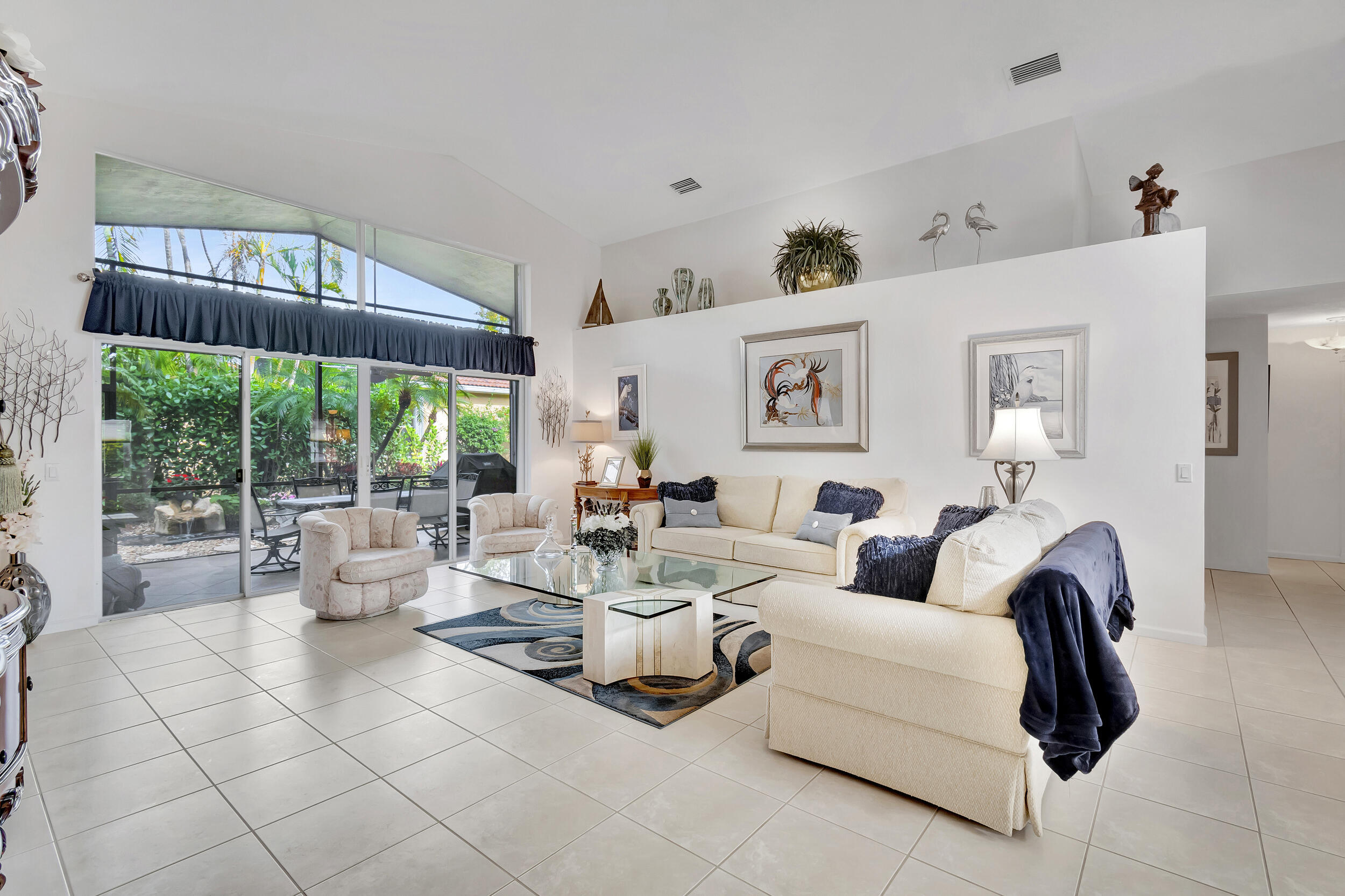 11662 Pamplona Boulevard