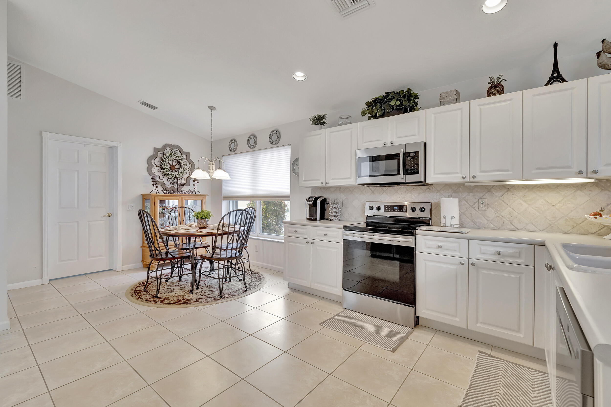 11662 Pamplona Boulevard