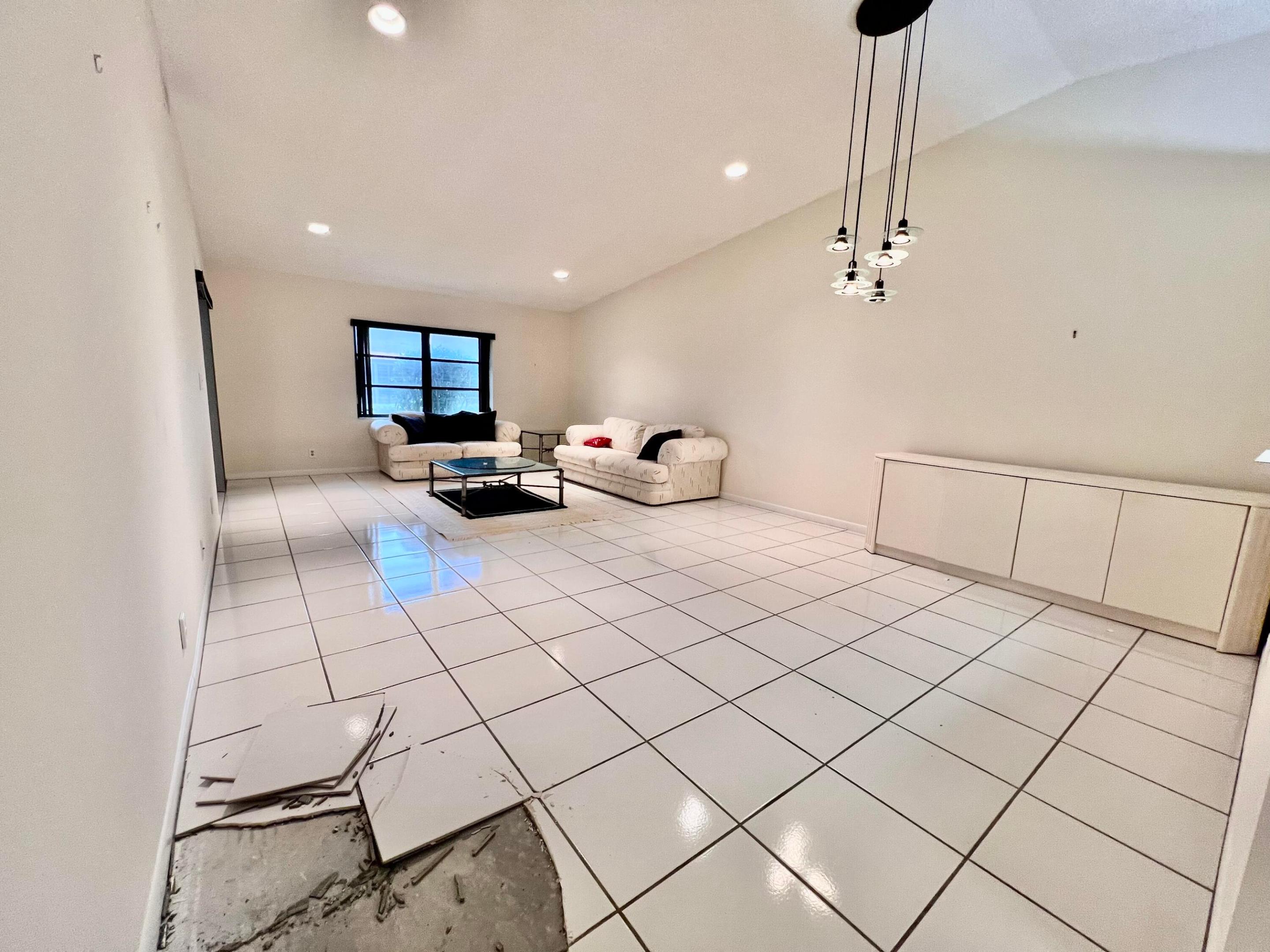 18611 Breezy Palm Way