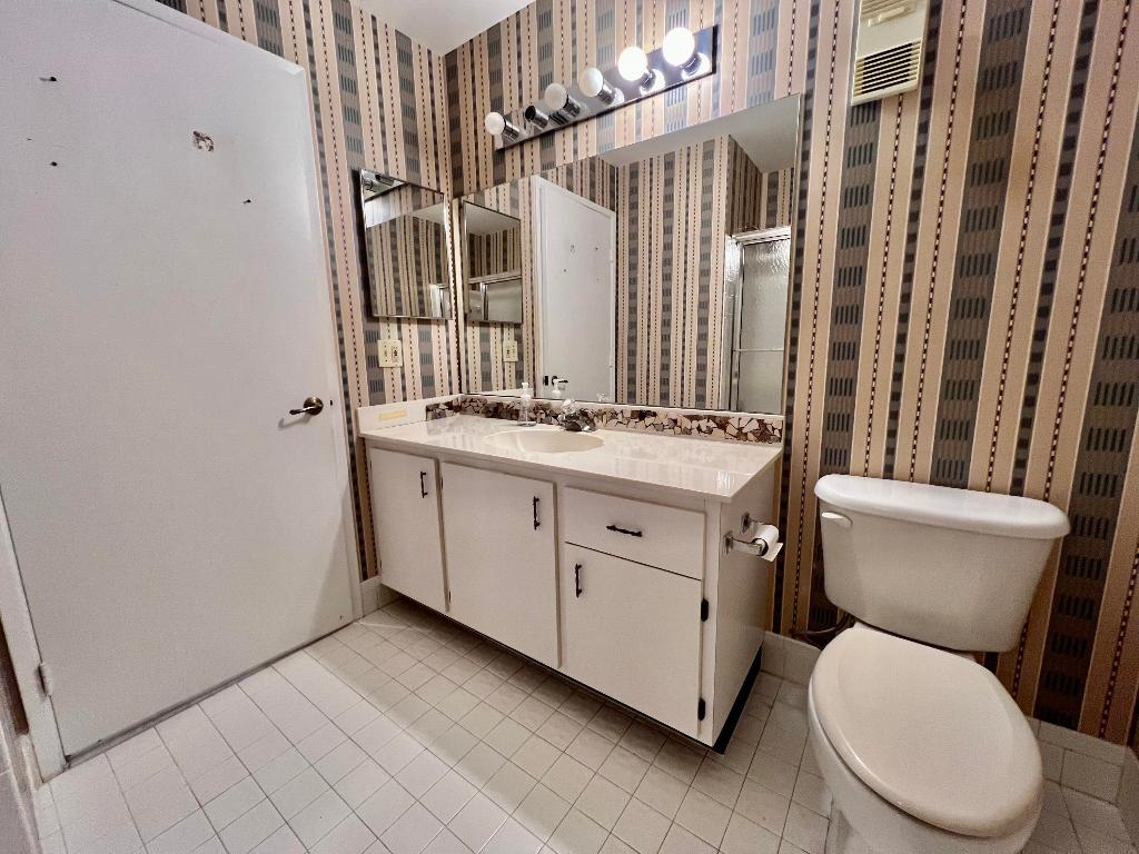 18611 Breezy Palm Way