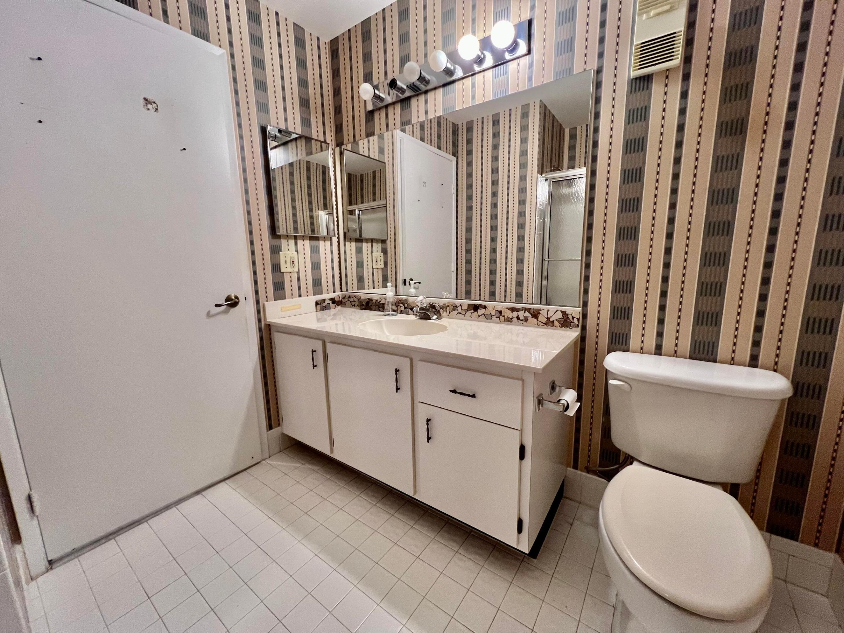 18611 Breezy Palm Way