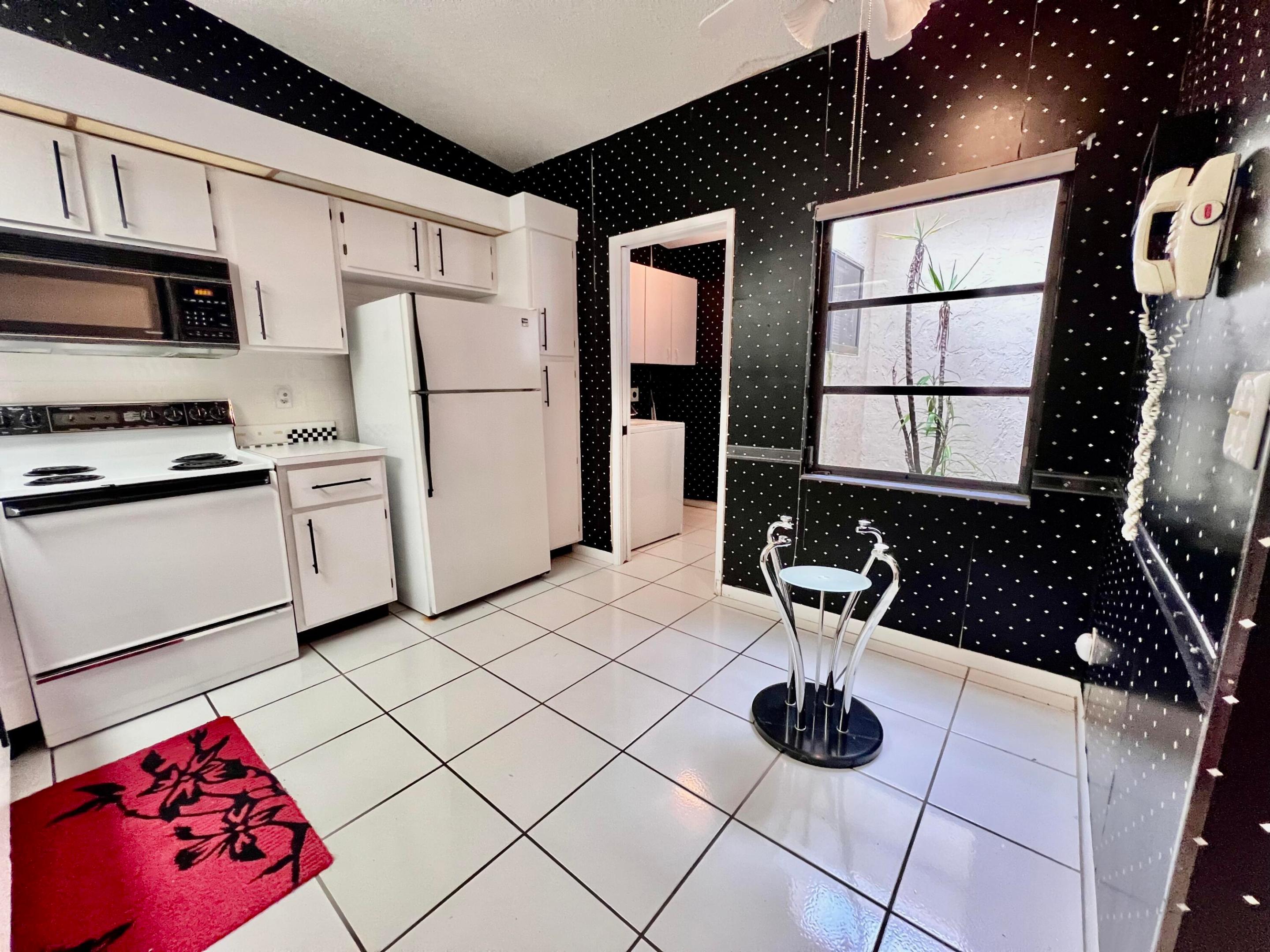 18611 Breezy Palm Way
