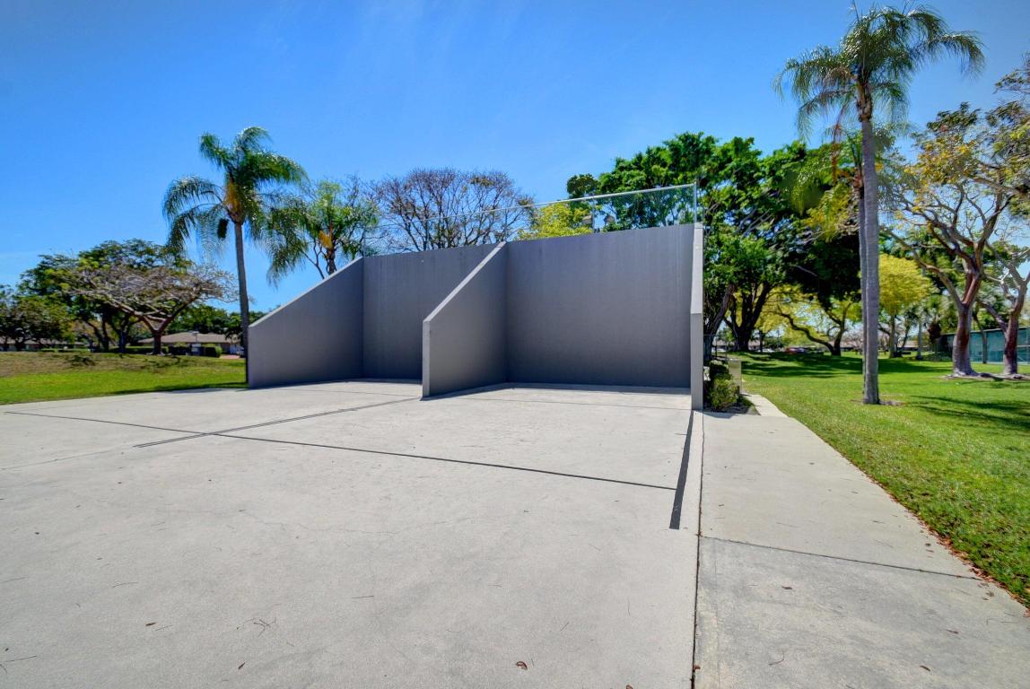 18611 Breezy Palm Way