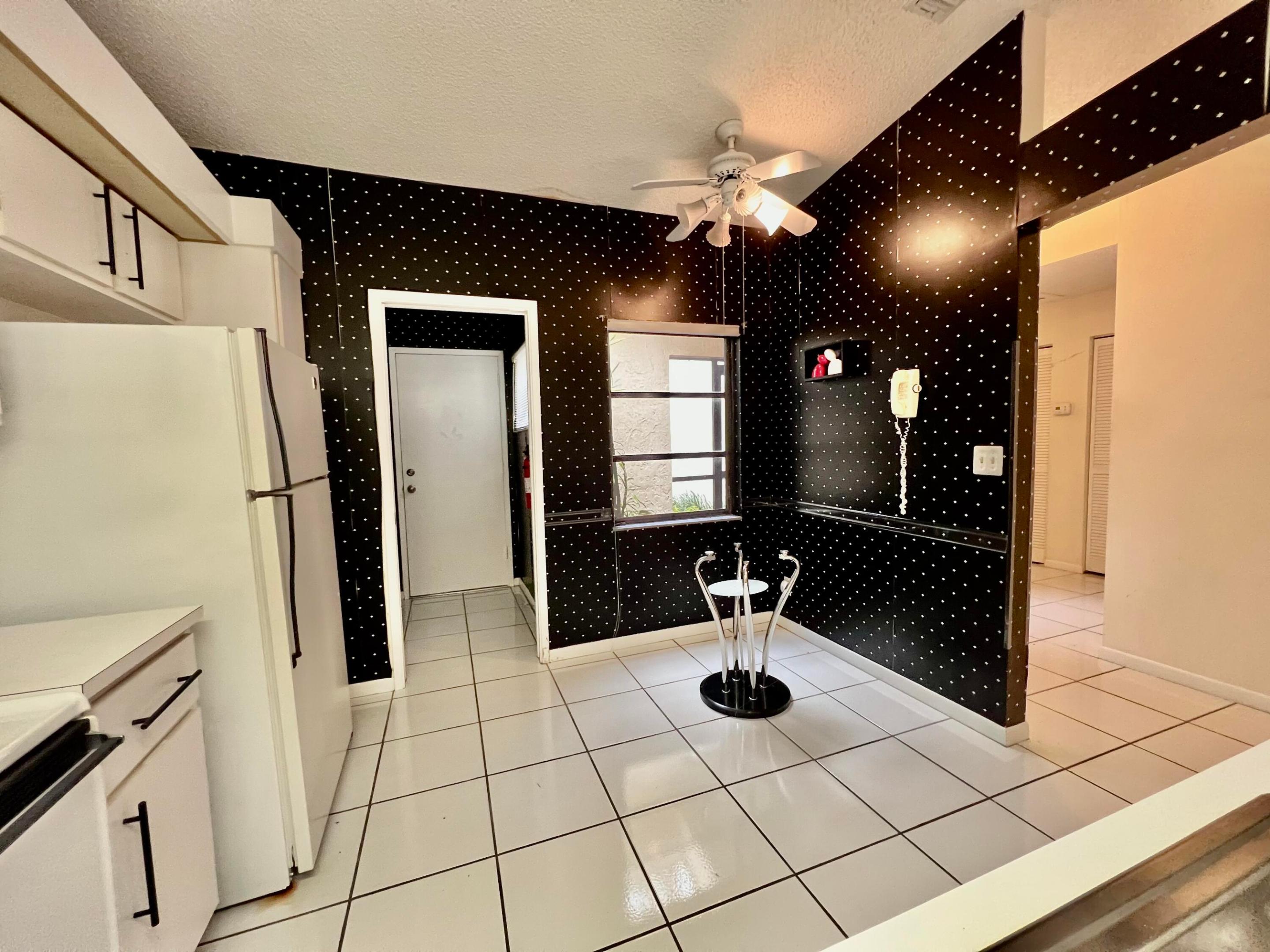 18611 Breezy Palm Way