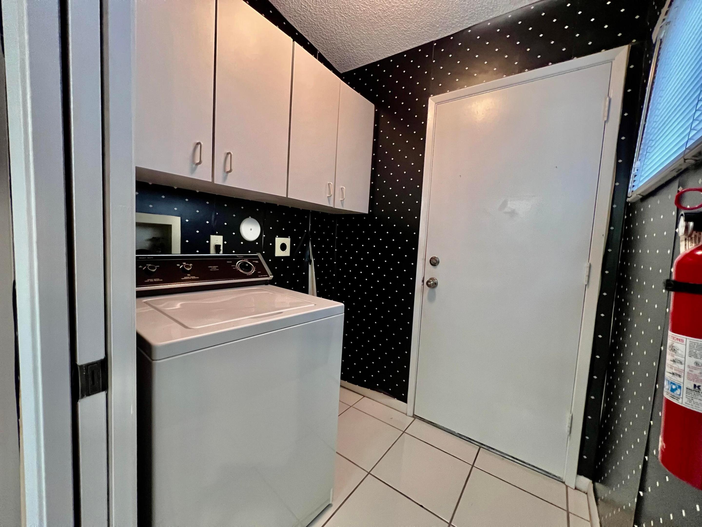 18611 Breezy Palm Way