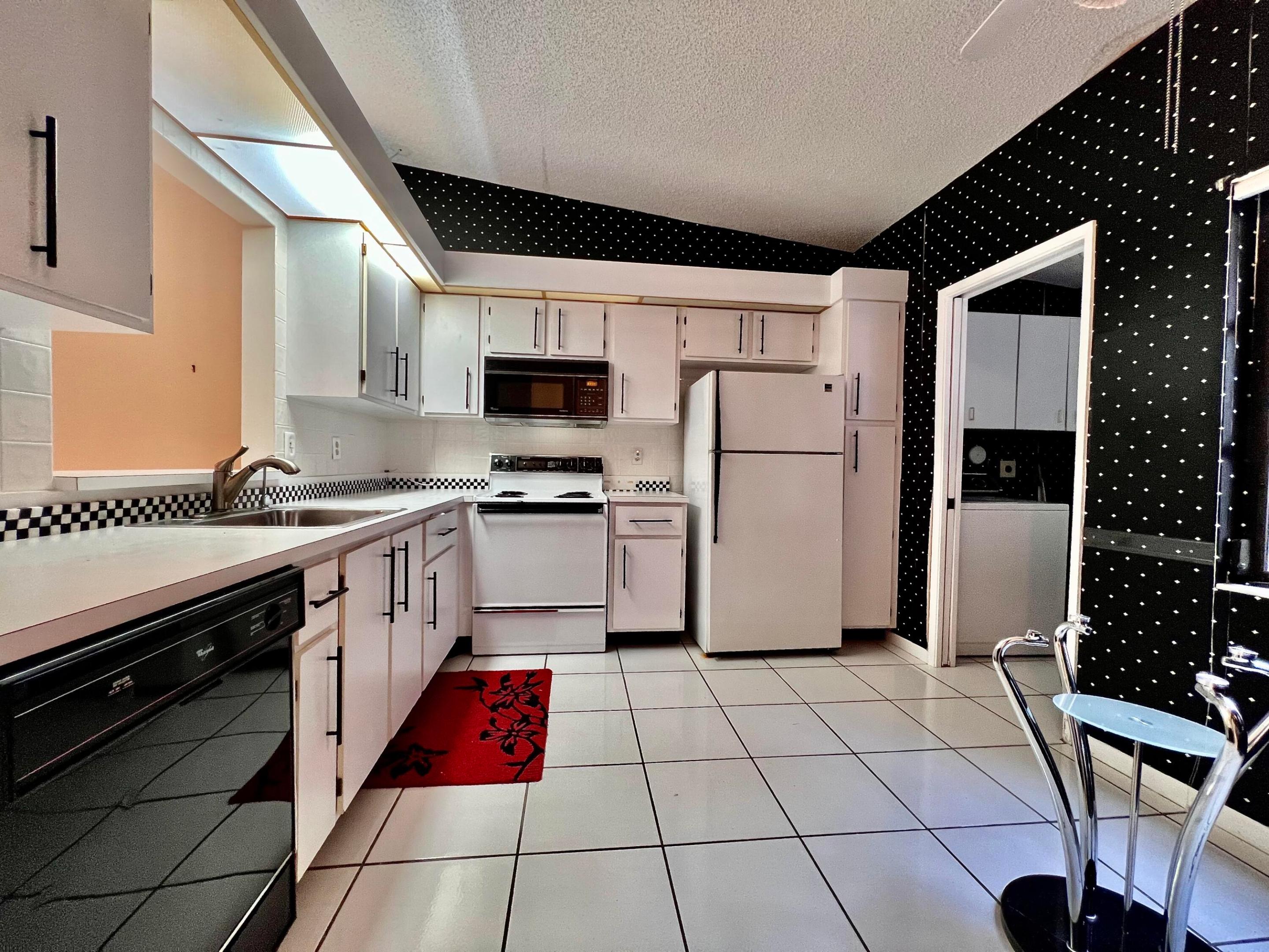 18611 Breezy Palm Way