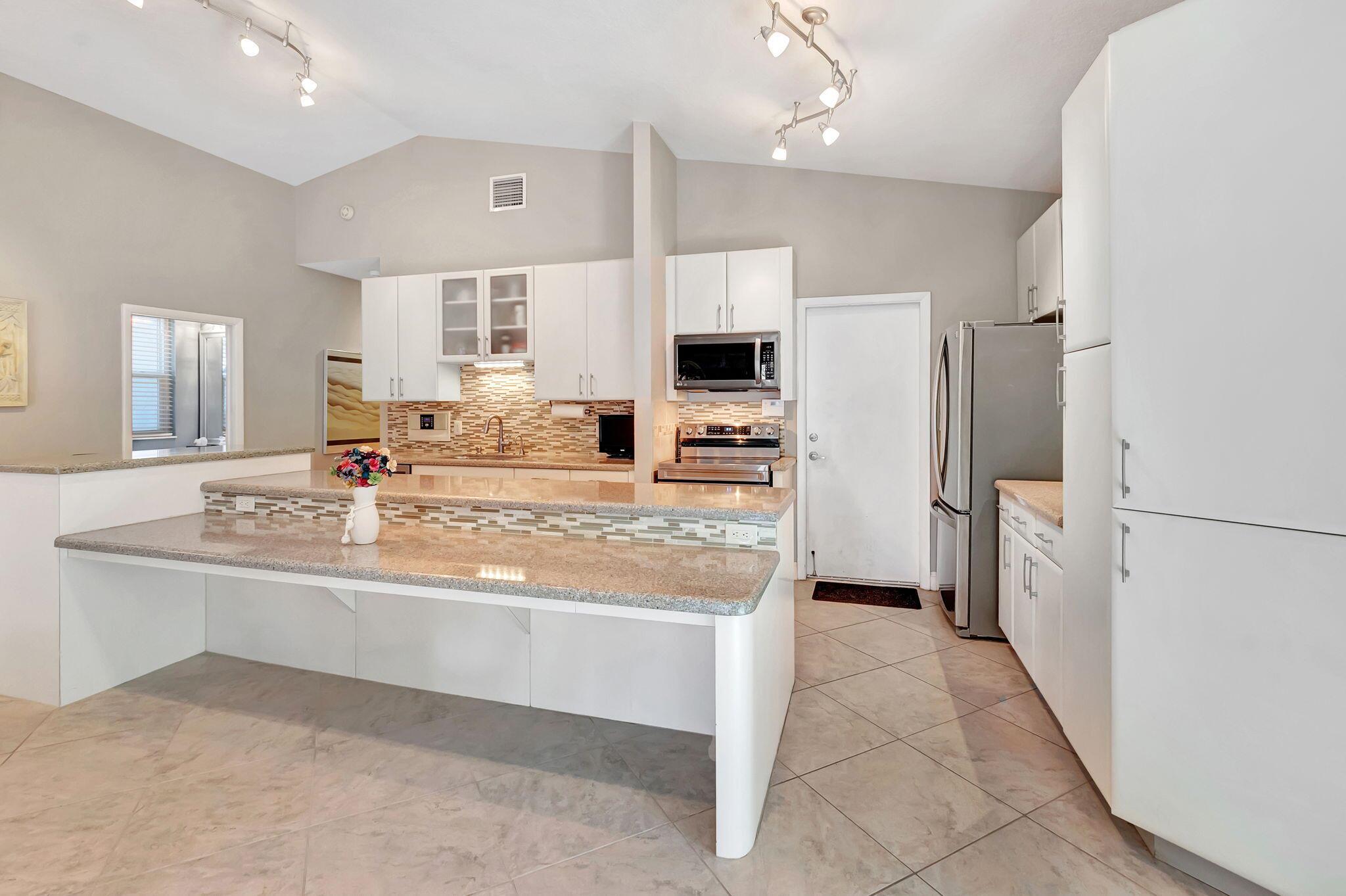 17275 Antigua Point Way