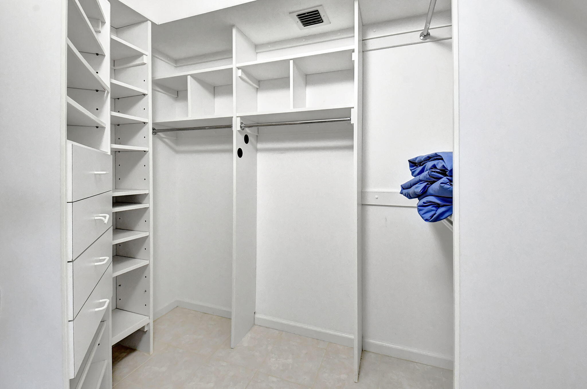 17300 Boca Club Boulevard 1208