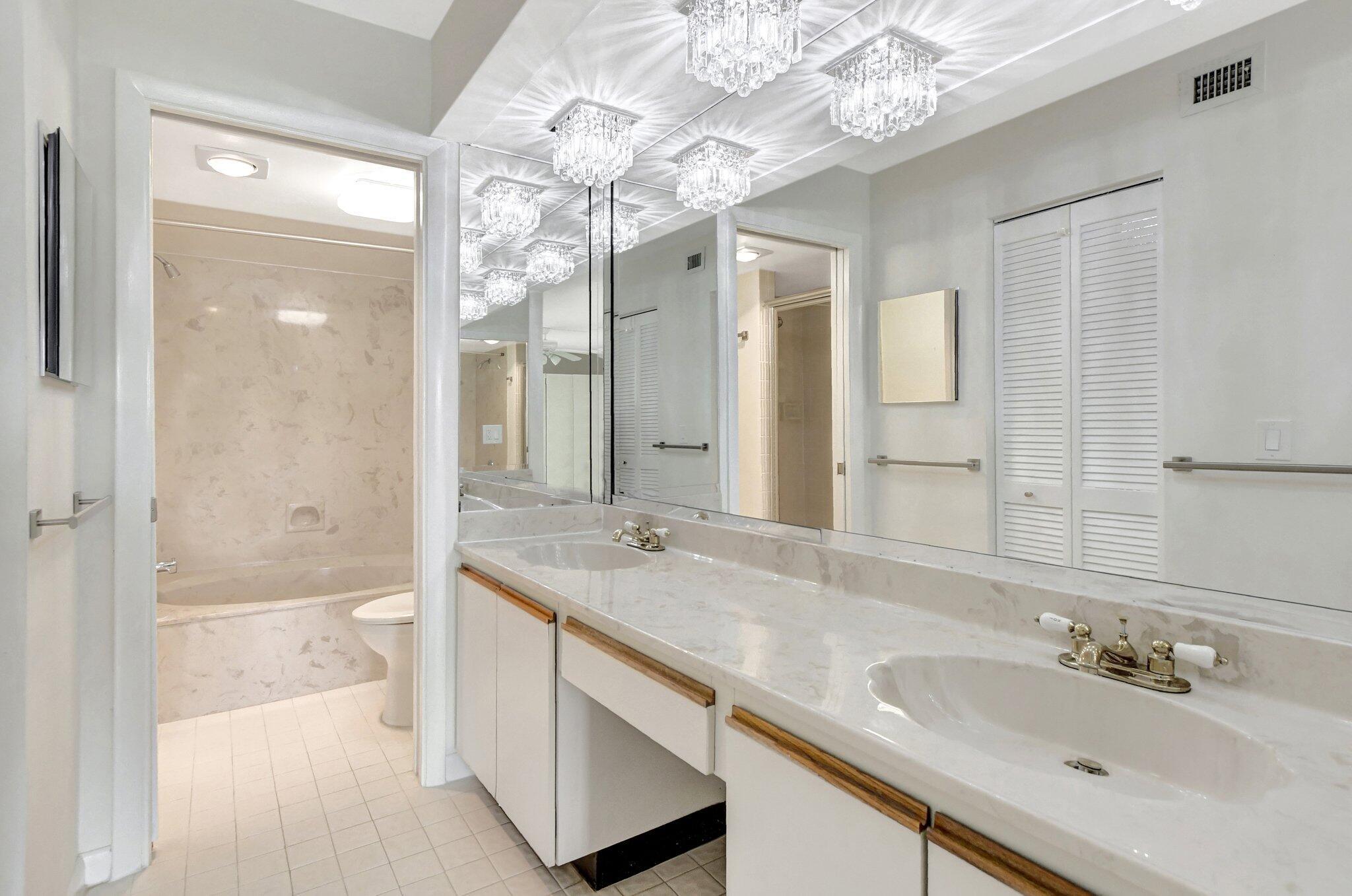 5188 Oak Hill Lane 1113