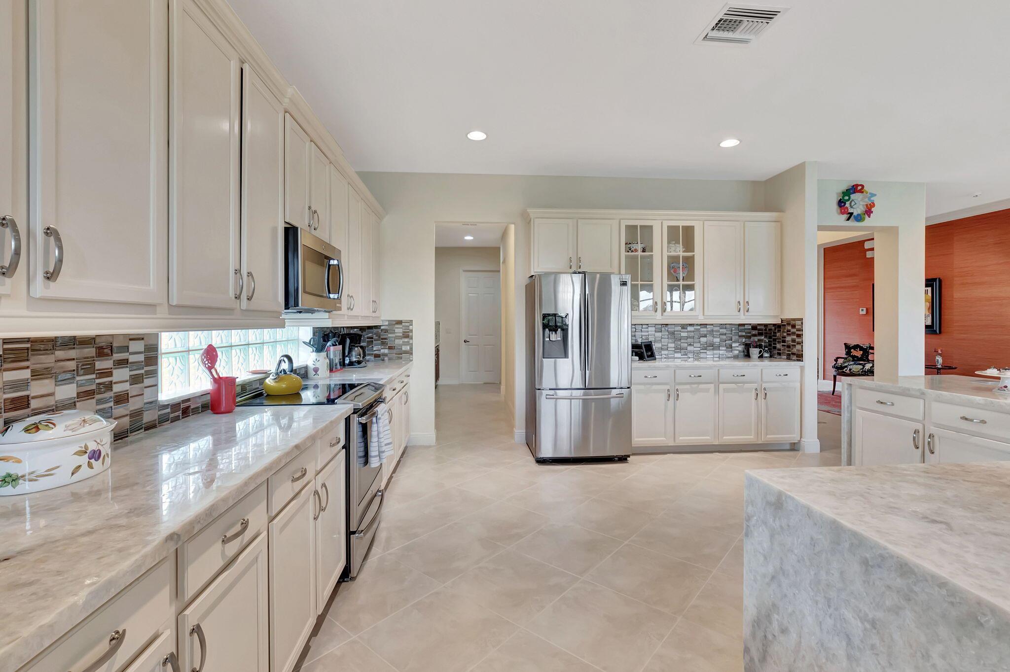 9435 Isles Cay Drive