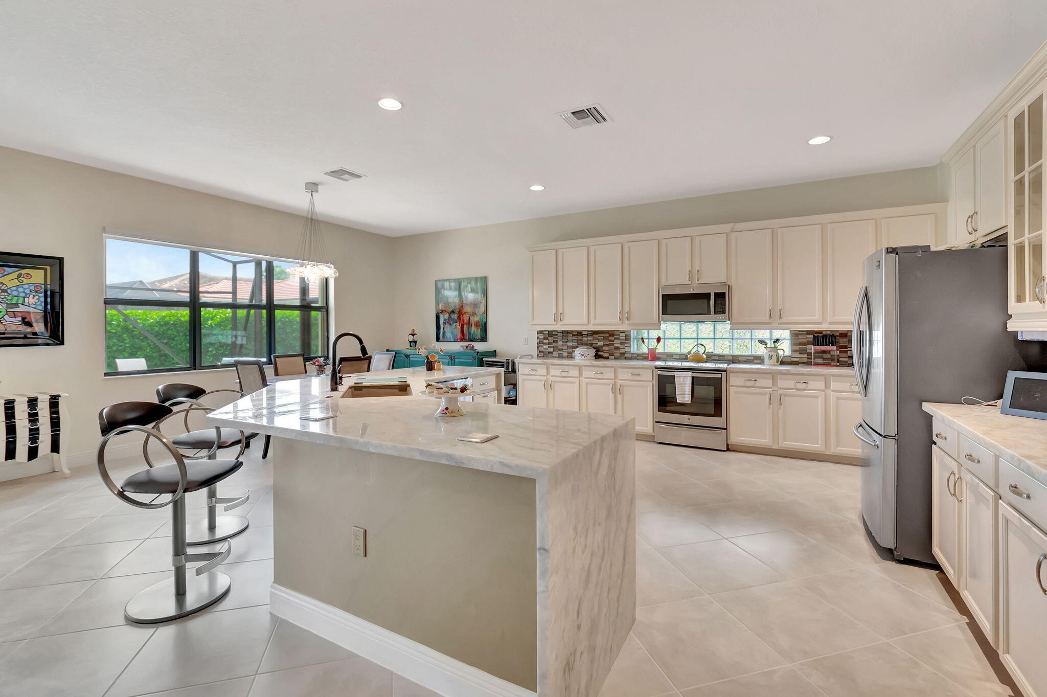 9435 Isles Cay Drive