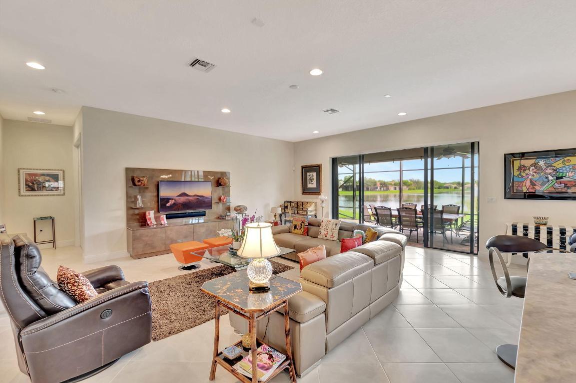 9435 Isles Cay Drive