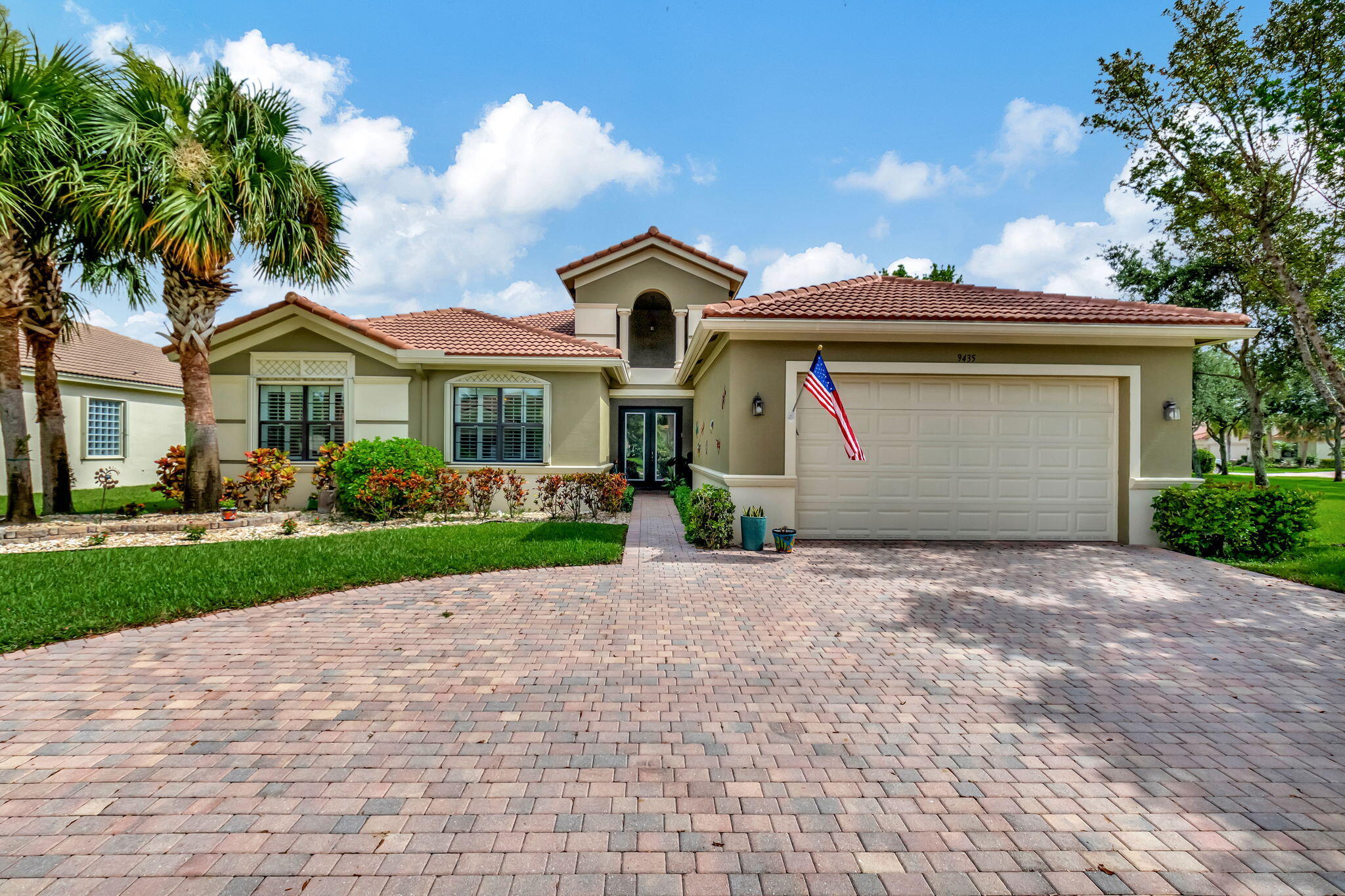 9435 Isles Cay Drive