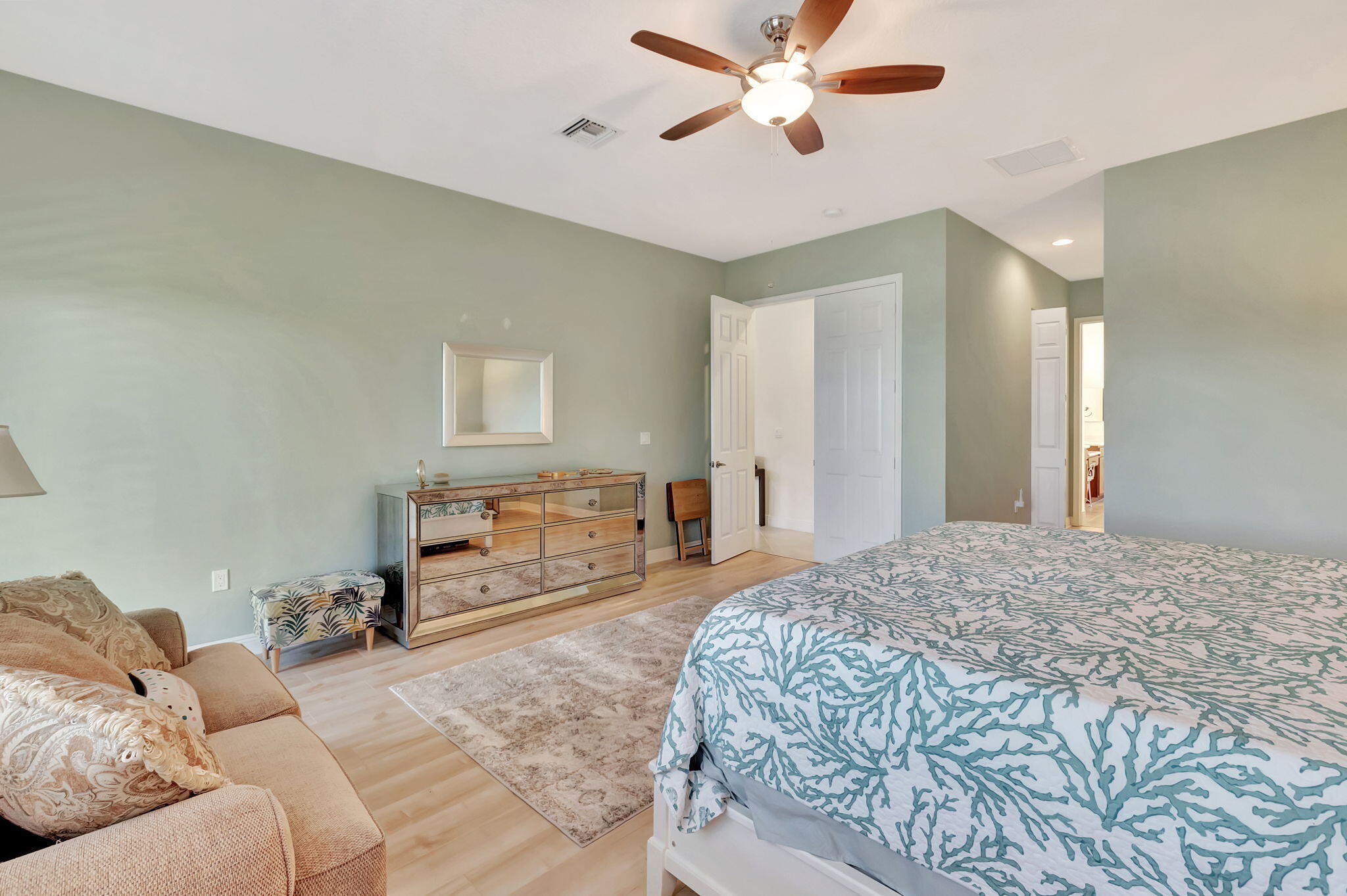 9435 Isles Cay Drive