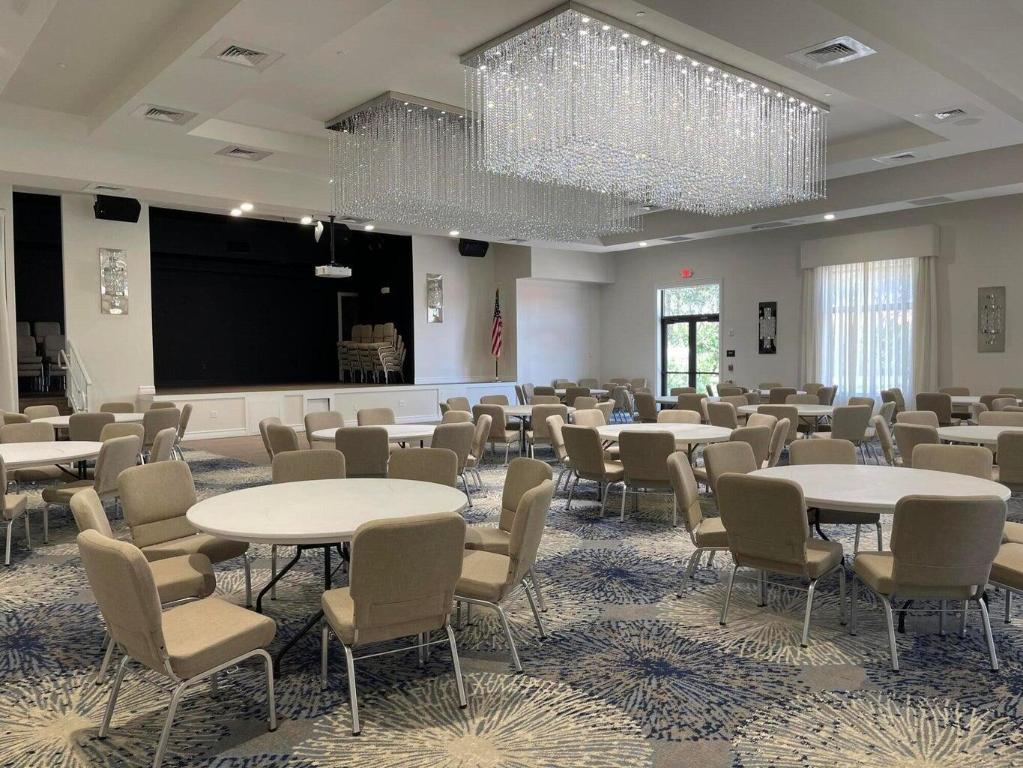 9435 Isles Cay Drive