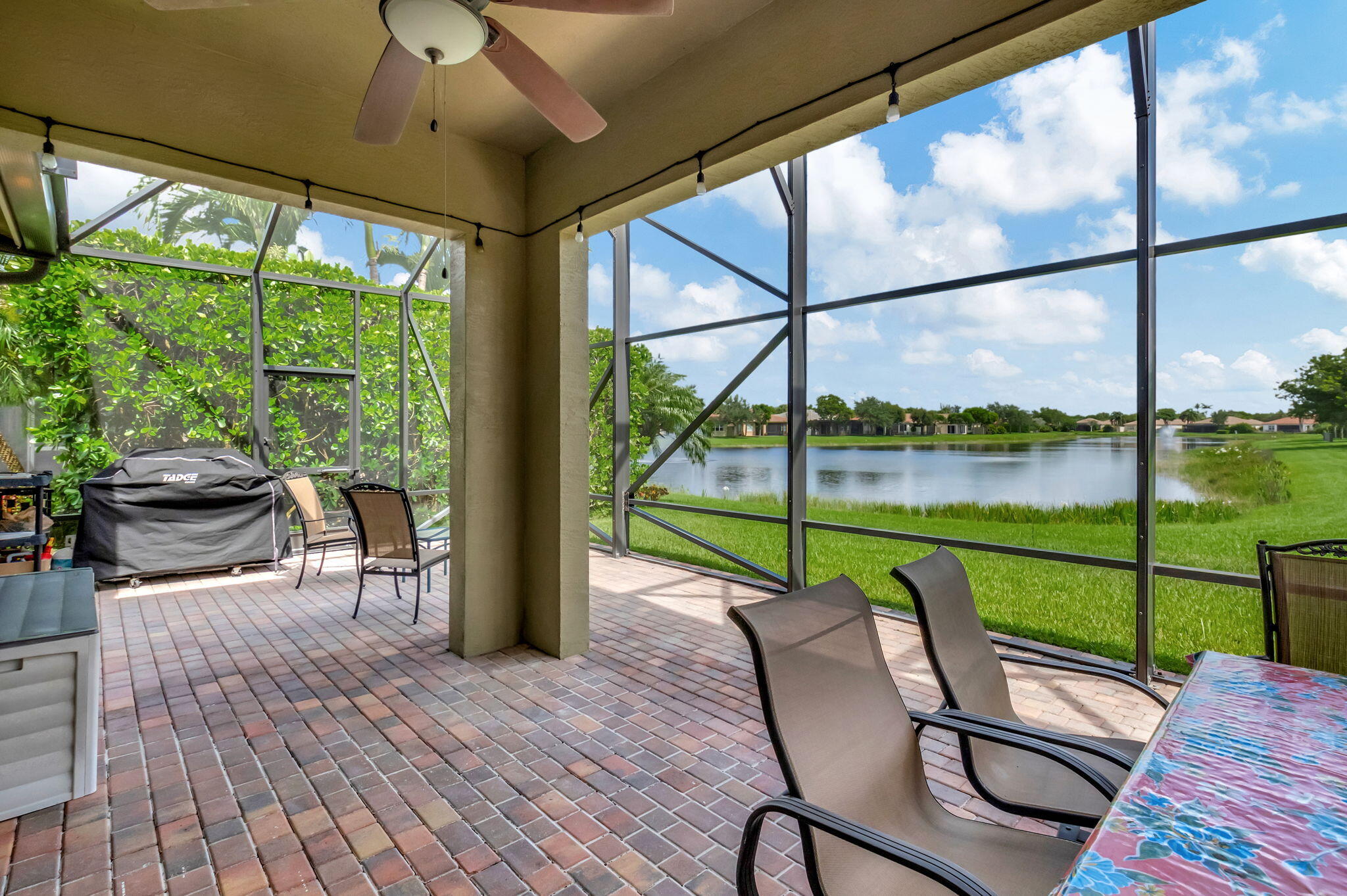 9435 Isles Cay Drive