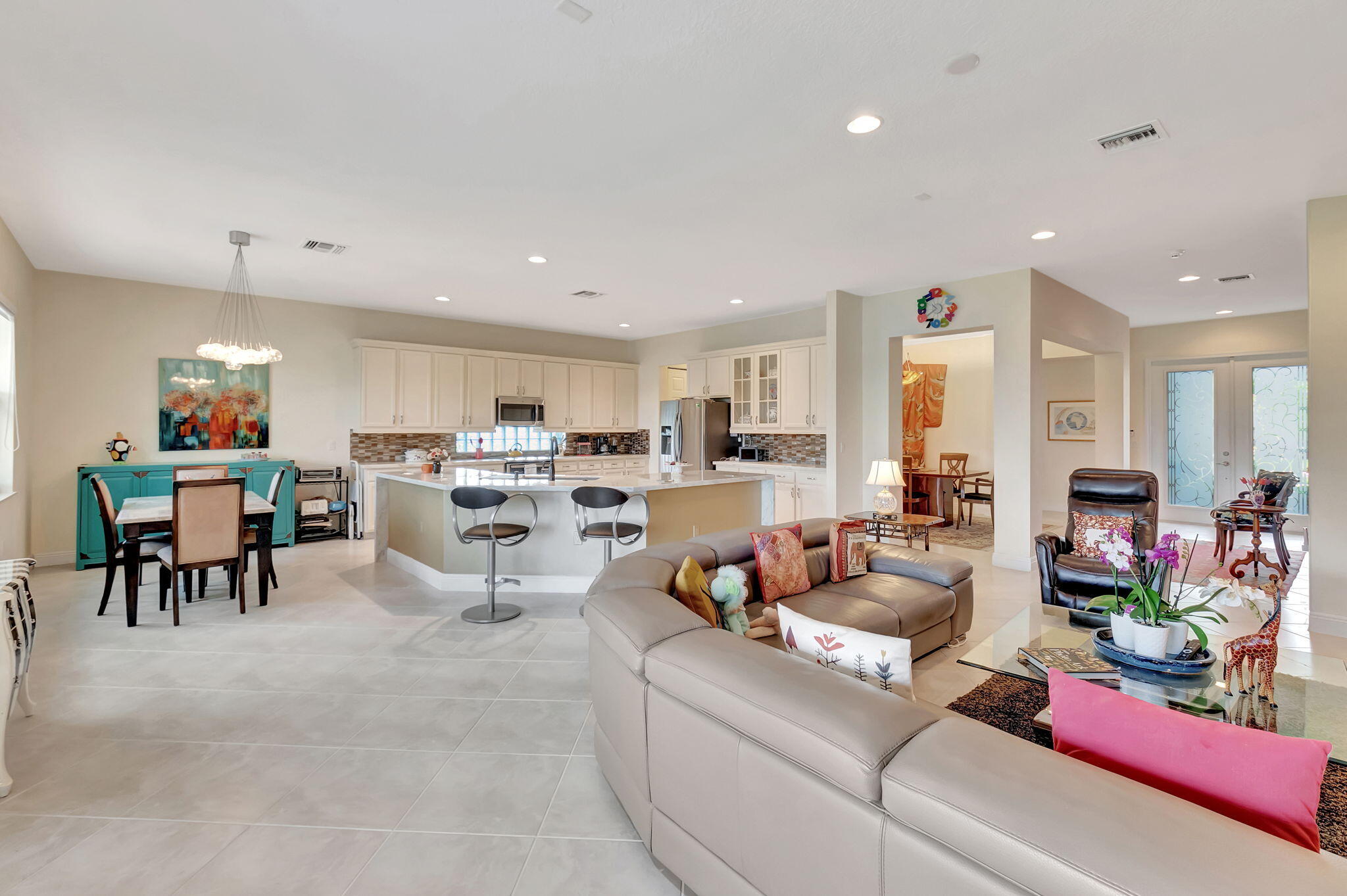 9435 Isles Cay Drive