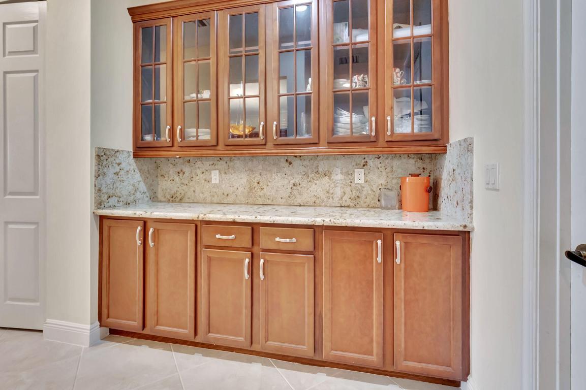 9435 Isles Cay Drive