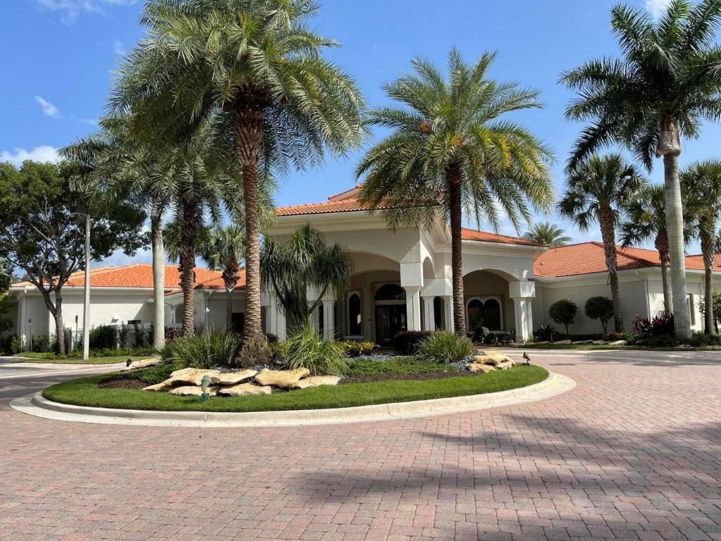 9435 Isles Cay Drive