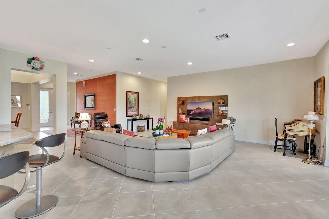 9435 Isles Cay Drive